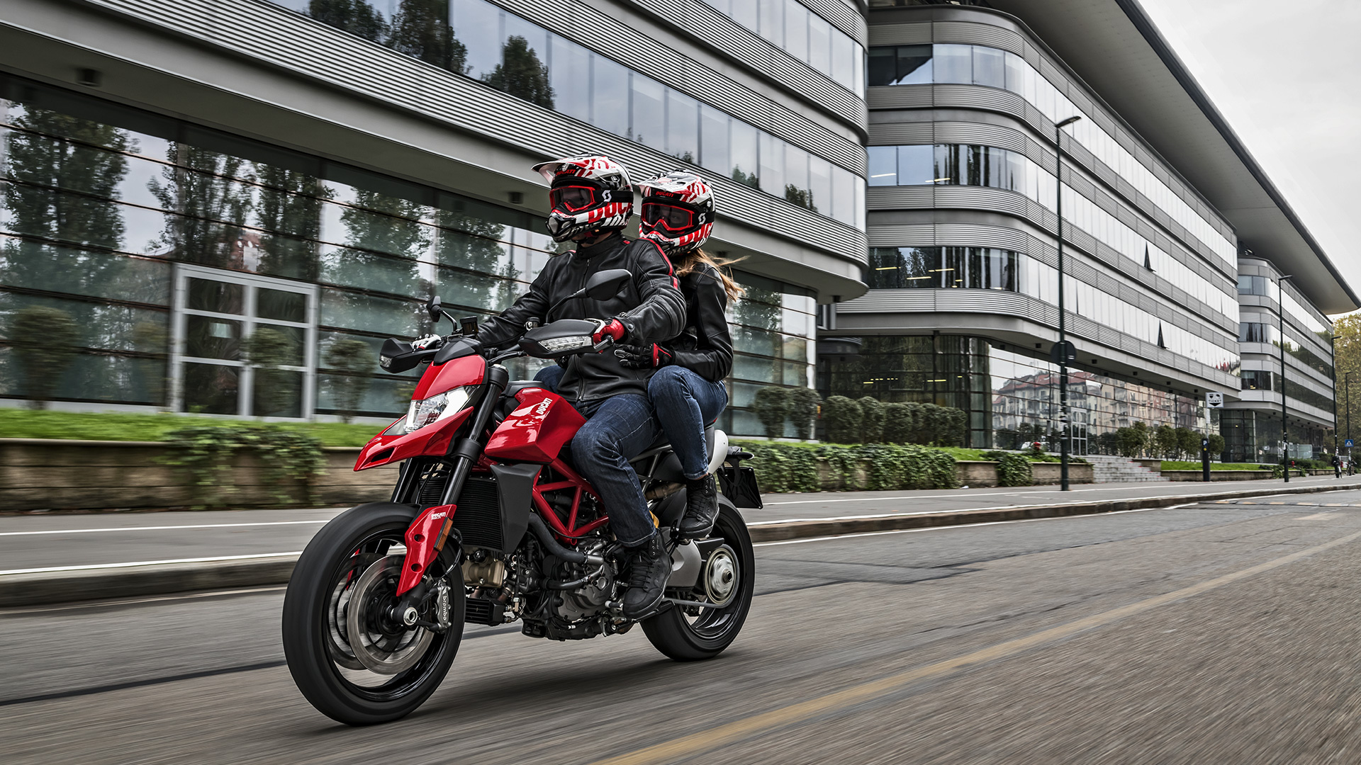 Ducati Hypermotard 950, Specs features photos, WBW review, Thrilling performance, 1920x1080 Full HD Desktop