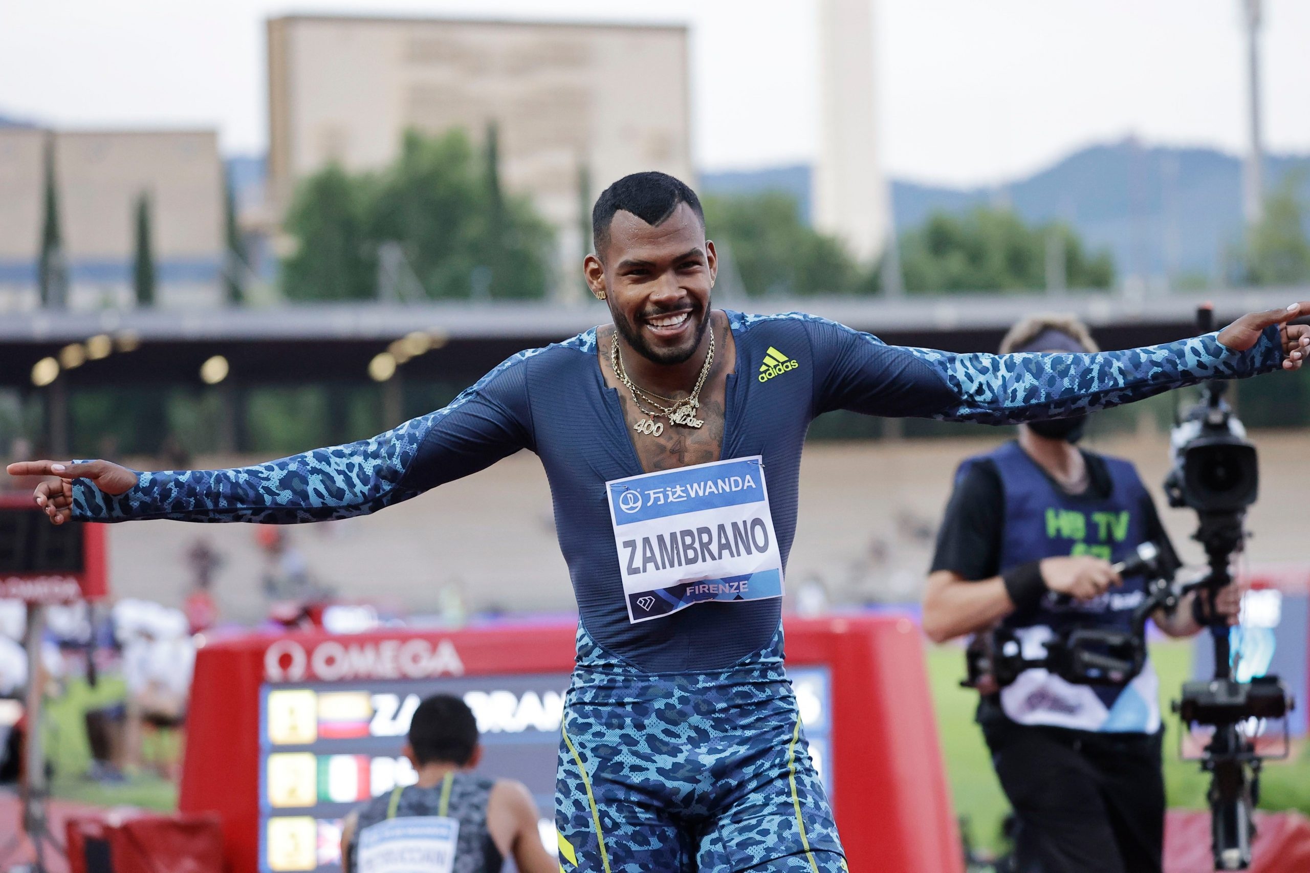 Anthony Jose Zambrano, Lightning fast, Diamond League champion, Bariloche, 2560x1710 HD Desktop