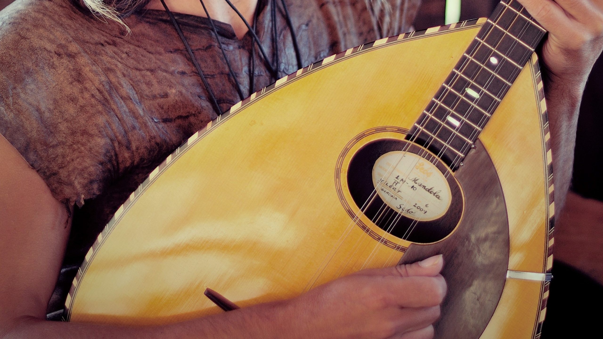 Mandola music, Mandola els berros de la cort, Instrument, 2560x1440 HD Desktop