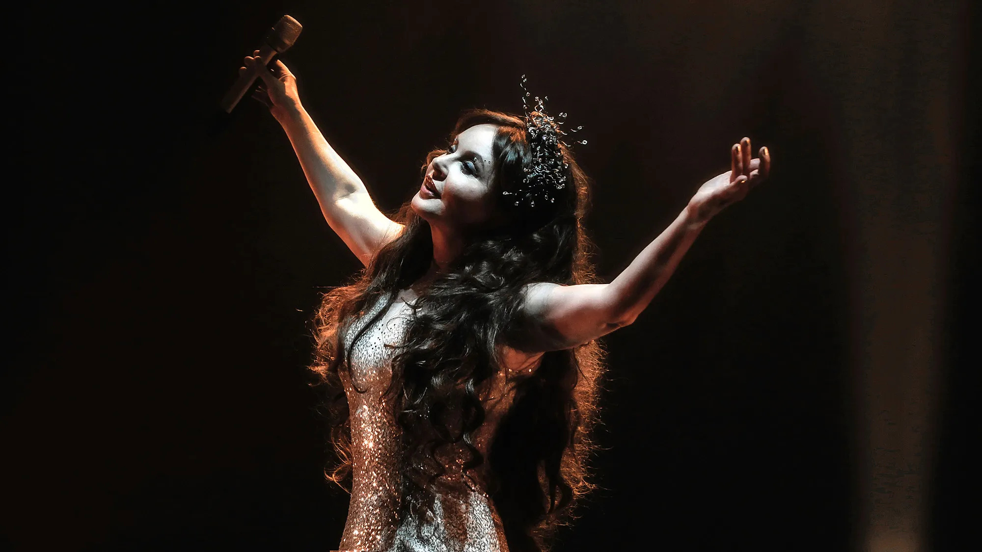 Sarah Brightman, Music angel, Beautiful hair, Singer, 2000x1130 HD Desktop