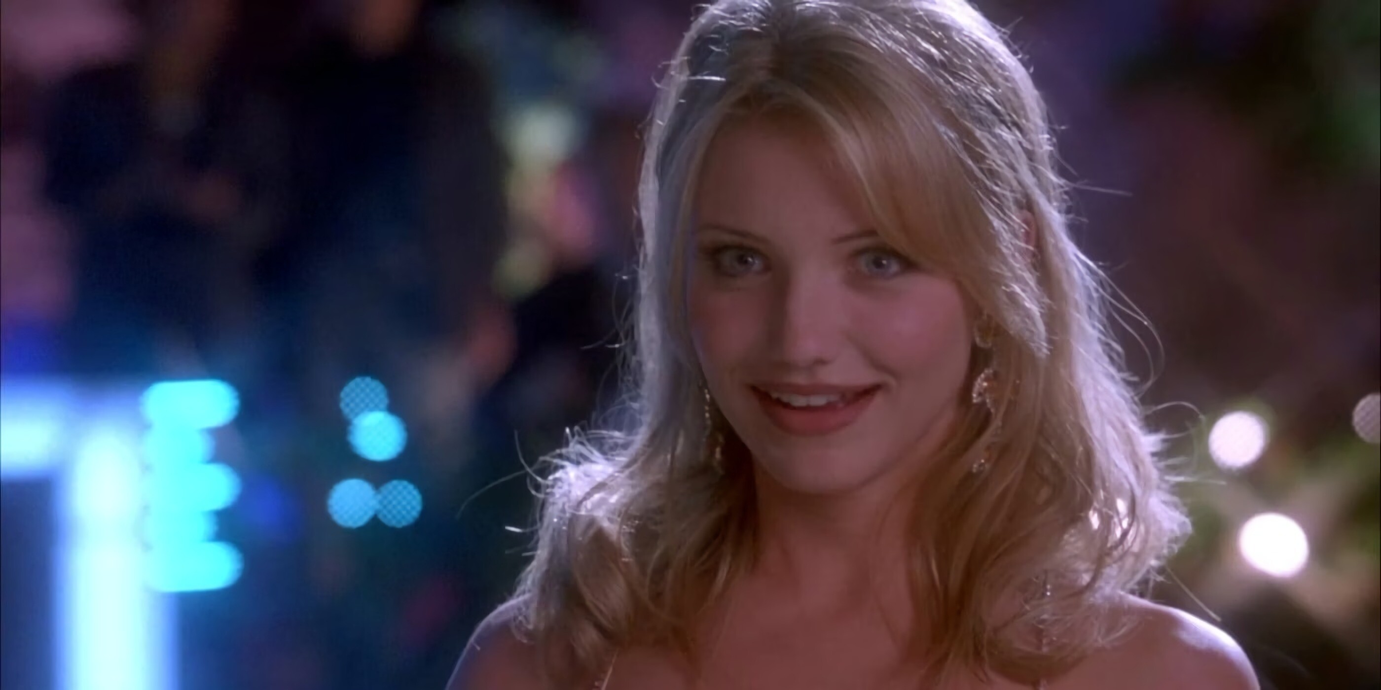 Cameron Diaz, Mischievous character, Iconic performance, Classic comedy, 2800x1400 Dual Screen Desktop