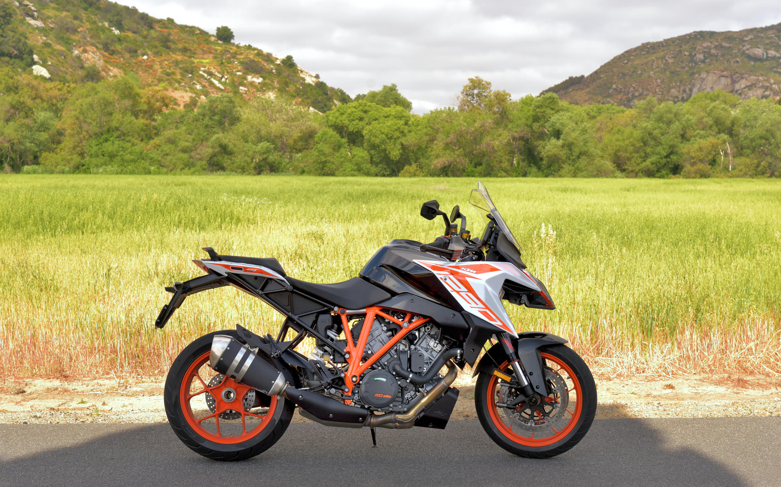 KTM 1290 Super Duke GT, 2019 model review, Motorcycle news editorials, Expert ride review, 2500x1560 HD Desktop