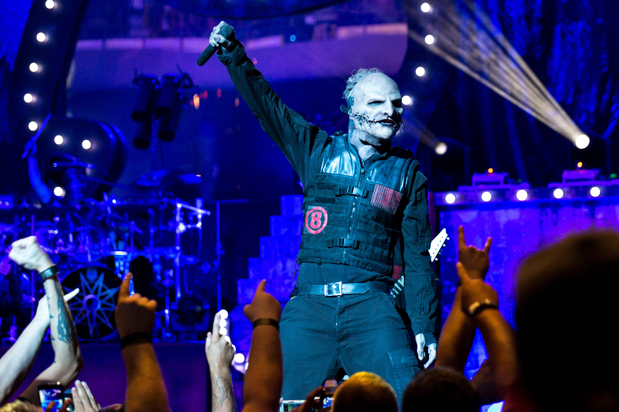 Corey Taylor, Slipknot live concert, blue stage lighting, HD Desktop wallpaper