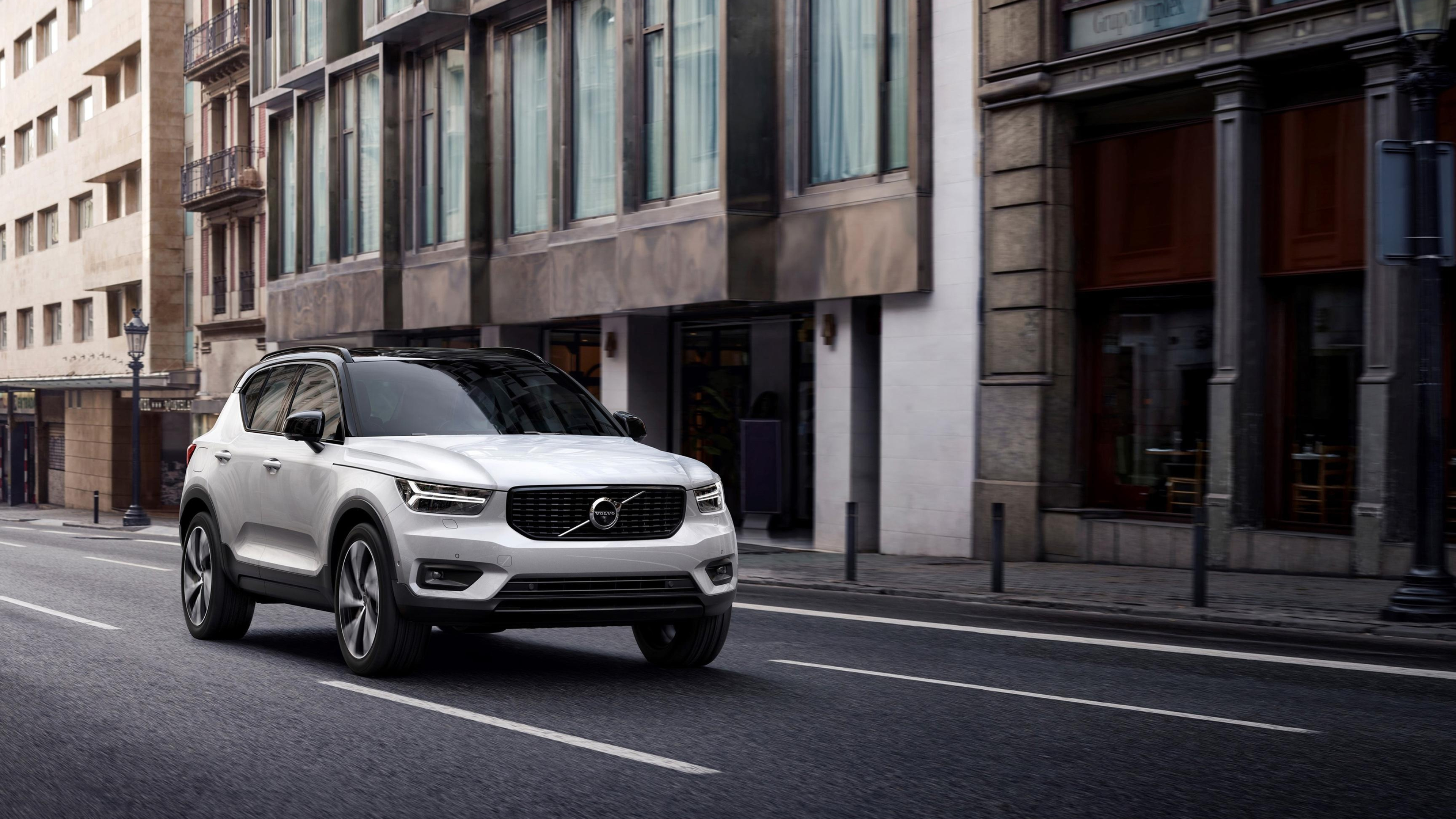 Volvo XC40, Captivating wallpapers, Premium SUV, Unparalleled design, 3840x2160 4K Desktop