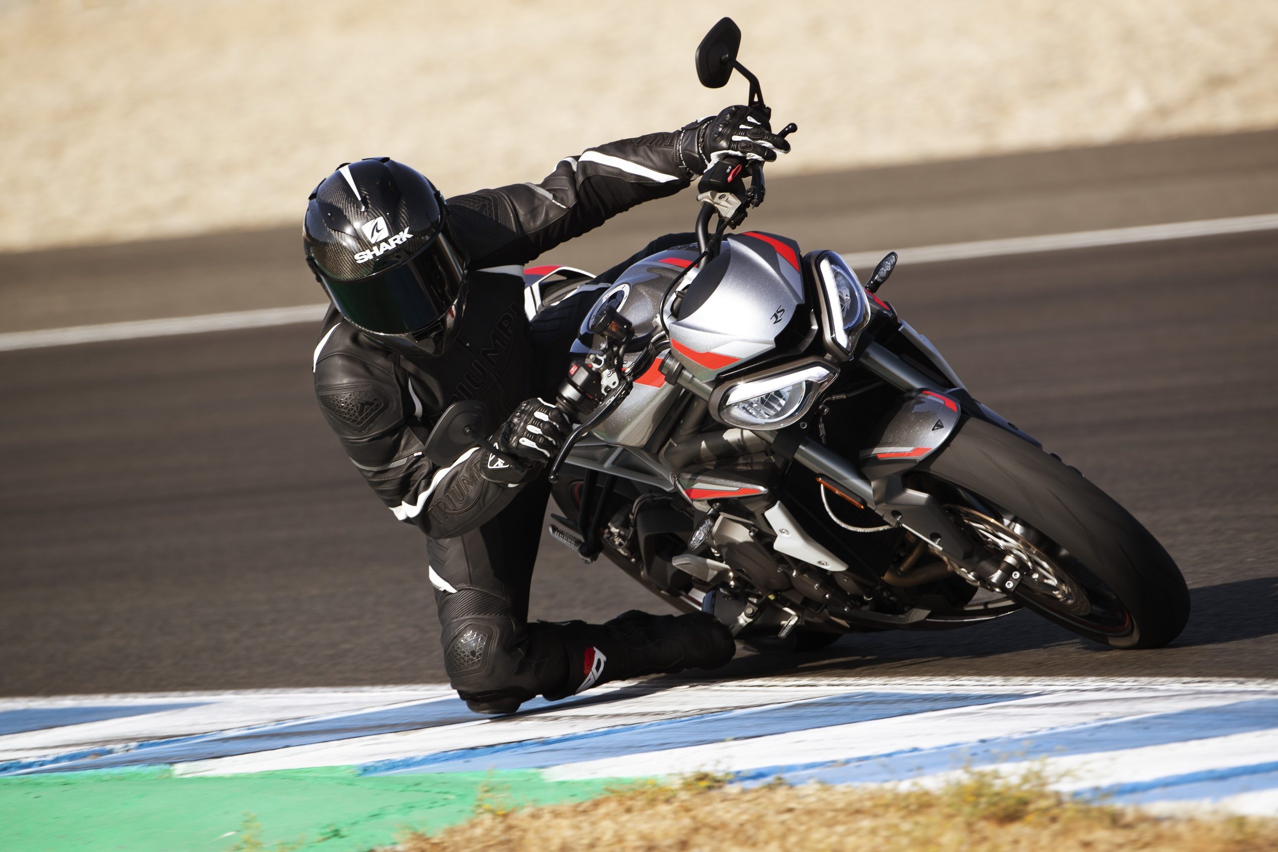 Triumph Street Triple RS, 2022 specs features photos, 2560x1710 HD Desktop