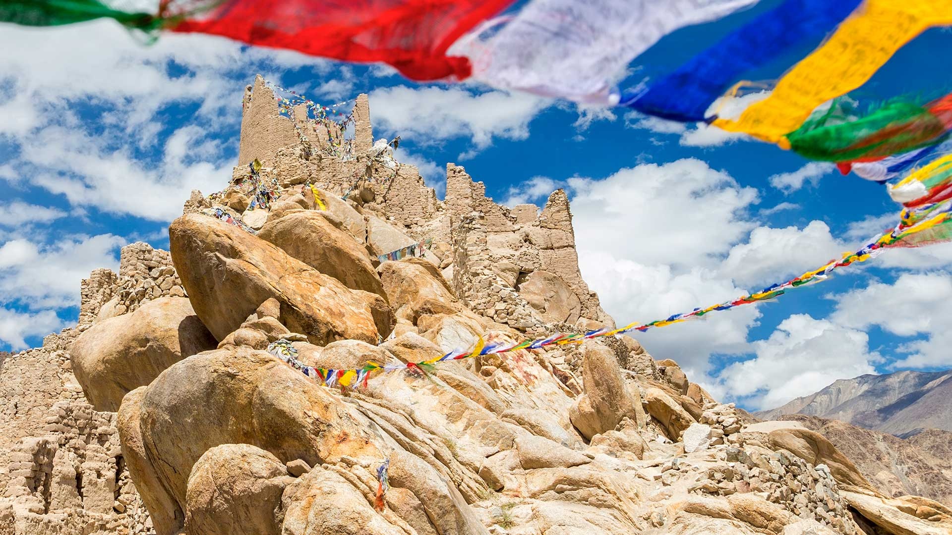 Exclusive features, Travel offers, Hidden gems, Experiential journeys, 1920x1080 Full HD Desktop