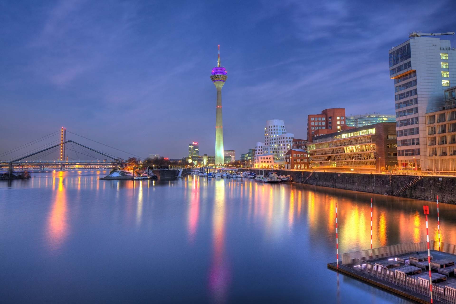 Dusseldorf skyline, Best places to eat, Drink in Dusseldorf, Wine enthusiast, 1920x1280 HD Desktop