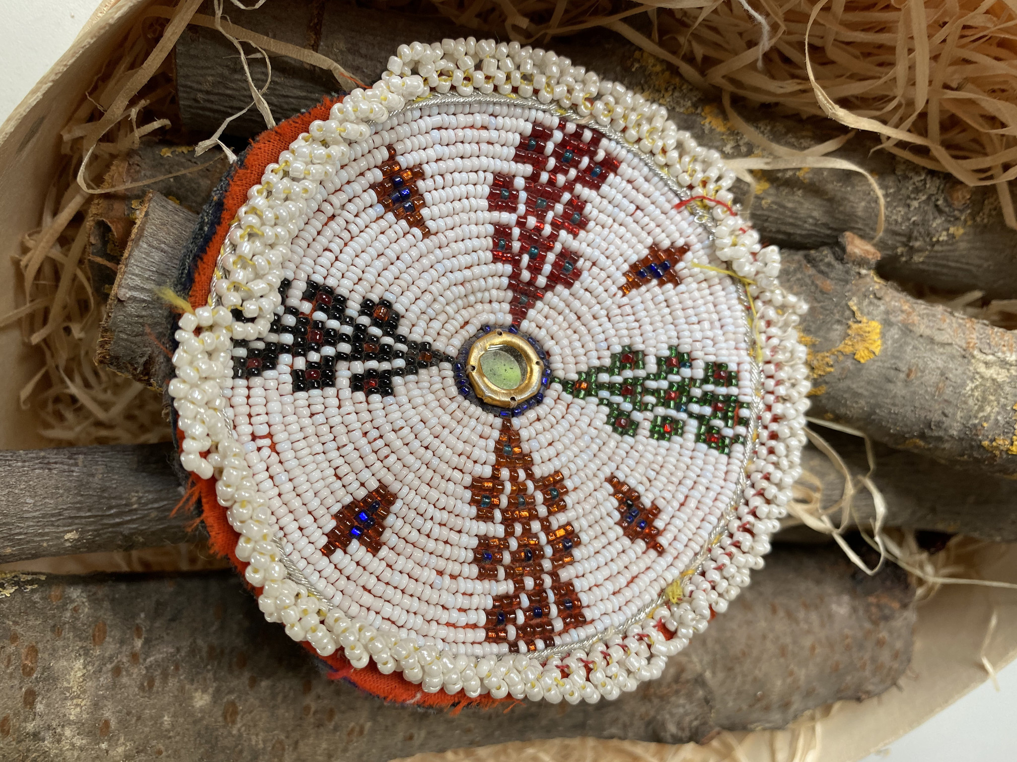 Tribal Medaillons / Beadwork - Shaila 2050x1540