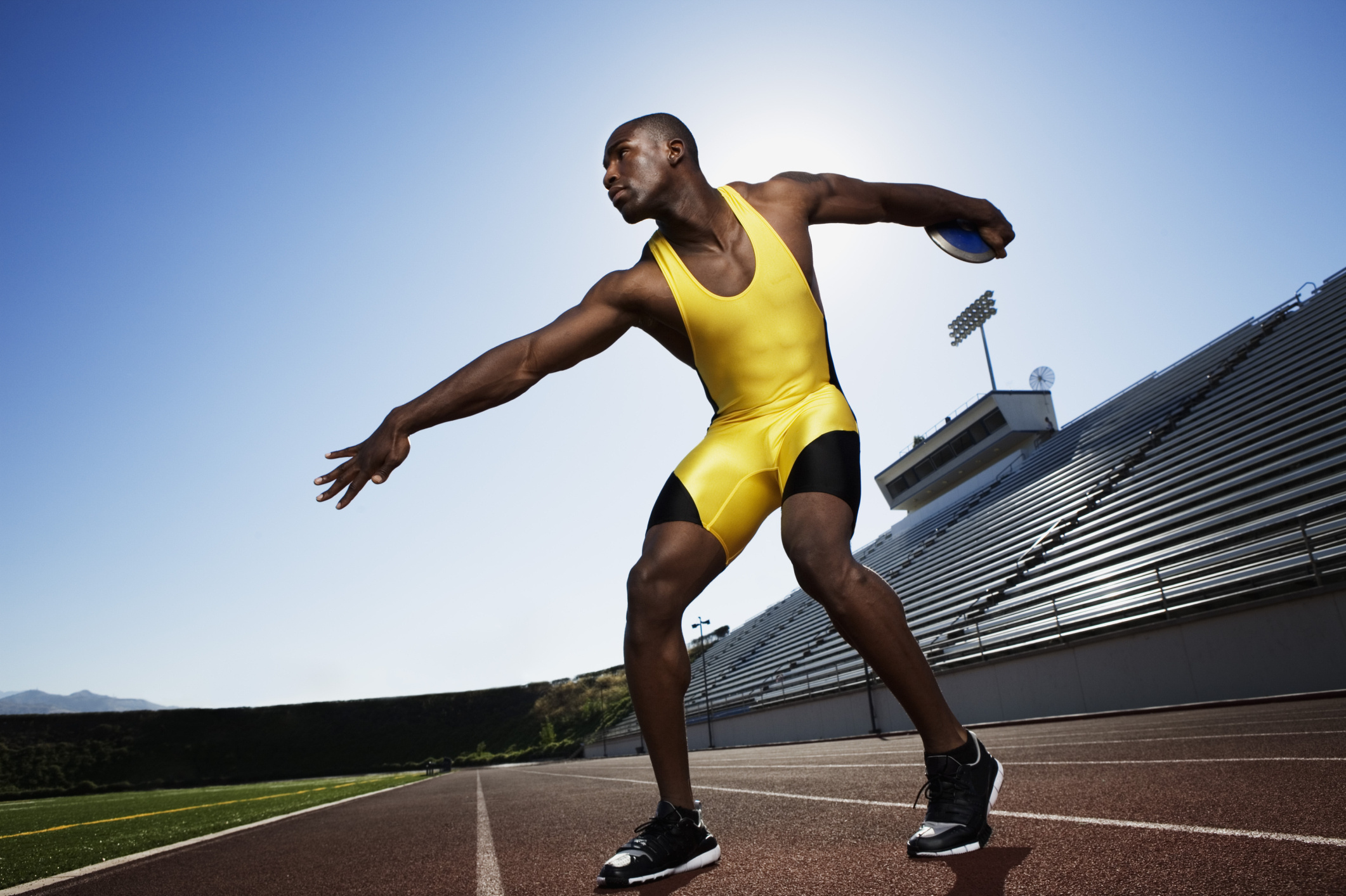 Discus throwing rules, Technique guidelines, Athletics regulations, Sporting discipline, 2130x1420 HD Desktop