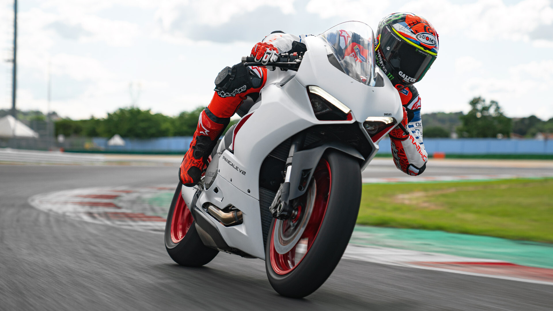 Ducati Panigale V2, Ducati Berlin, Ducati dealership, Motorcycle showroom, 1920x1080 Full HD Desktop