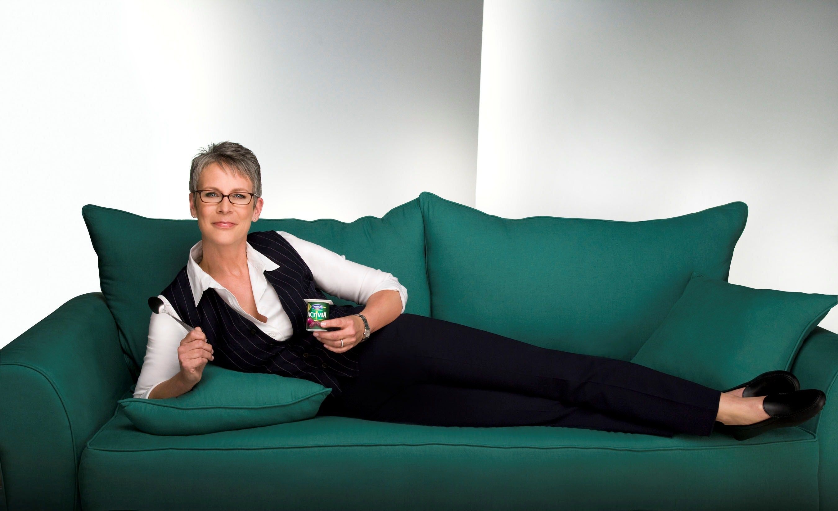 Jamie Lee Curtis, Jamie Lee Curtis wallpapers, Famous actress, Hollywood star, 2700x1650 HD Desktop