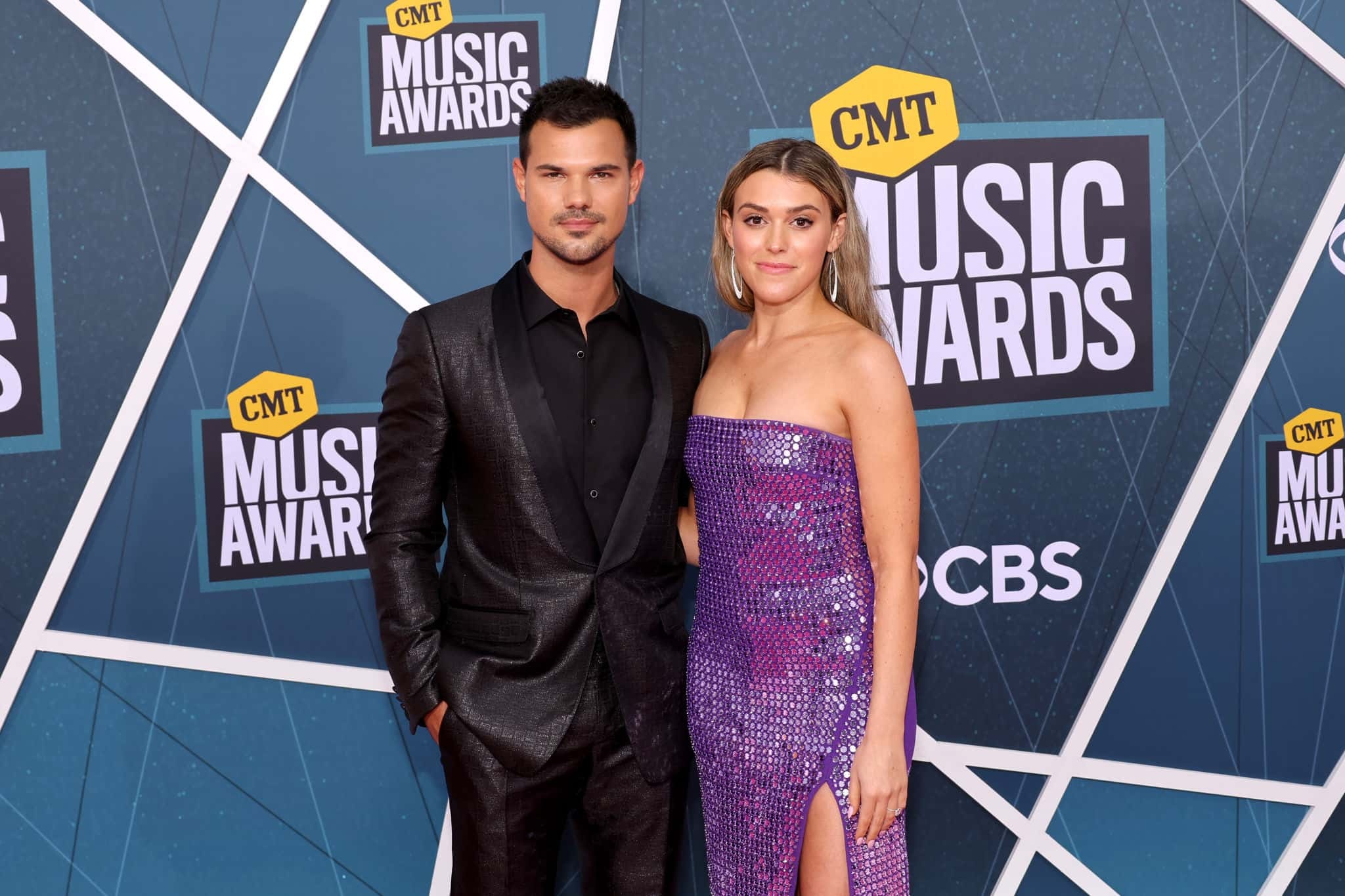 Taylor Dome, CMT Music Awards, Red carpet, Fashion goals, 2050x1370 HD Desktop