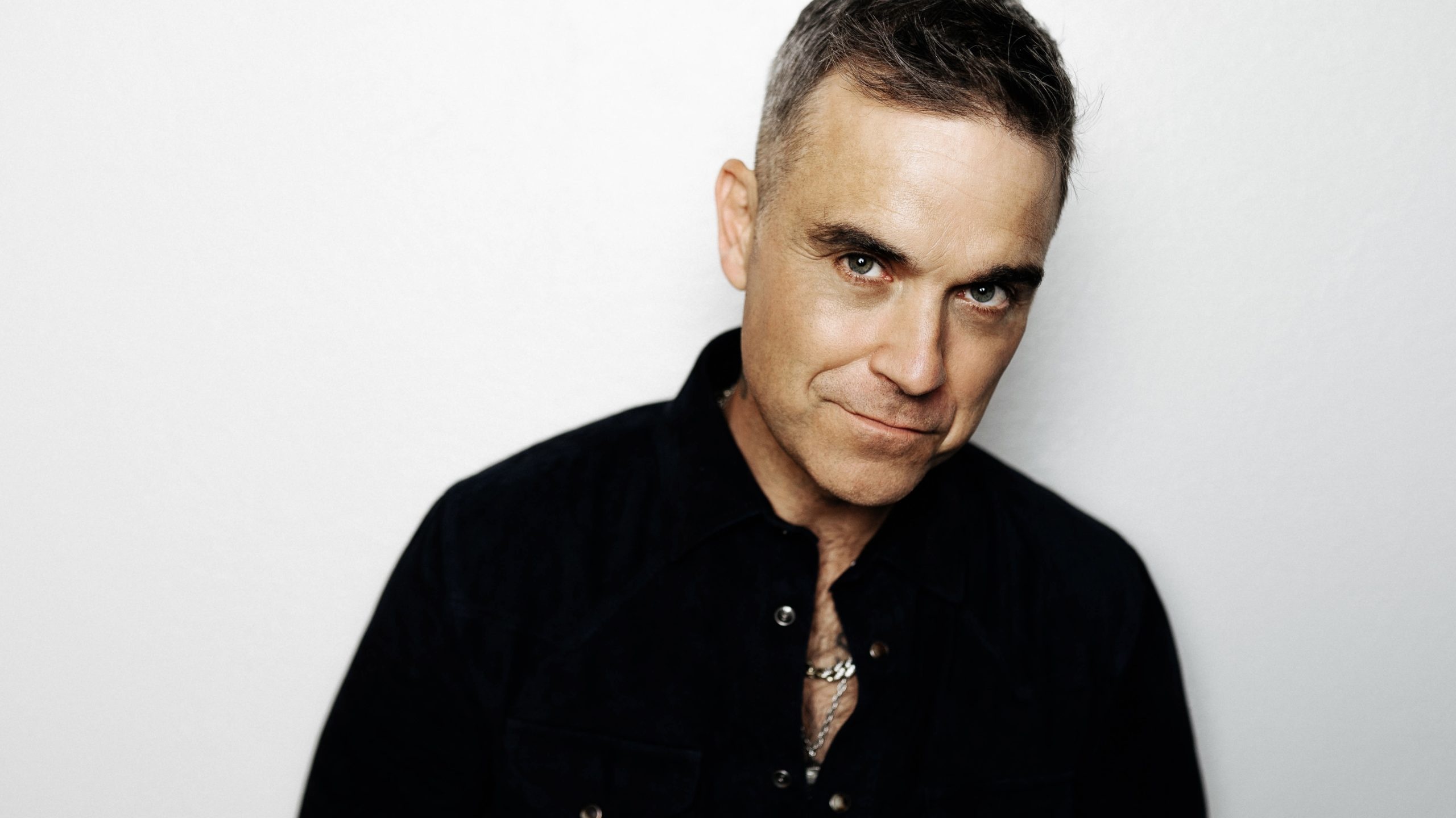 Robbie Williams, Going back to 1995, Retro pop album, Exclusive content, 2560x1440 HD Desktop