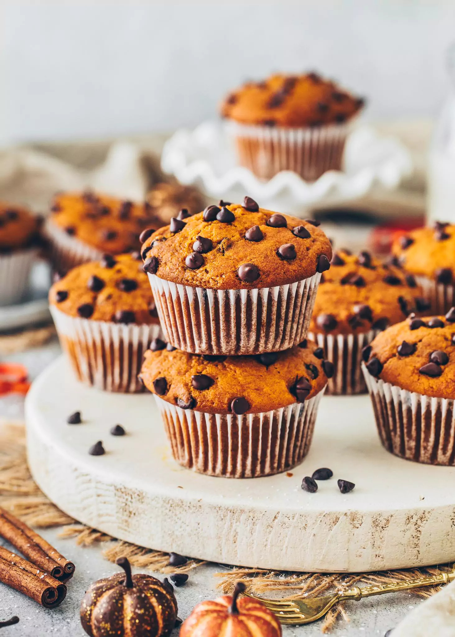 Pumpkin muffins, Vegan recipe, Chocolate drops, Bianca Zapatka, 1470x2050 HD Phone