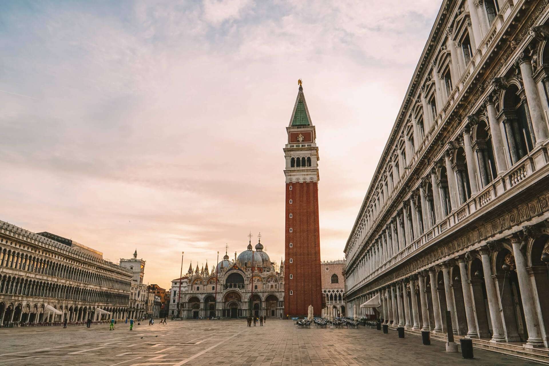 Piazza San Marco, luxury suites, Venice, architecture, 1920x1280 HD Desktop