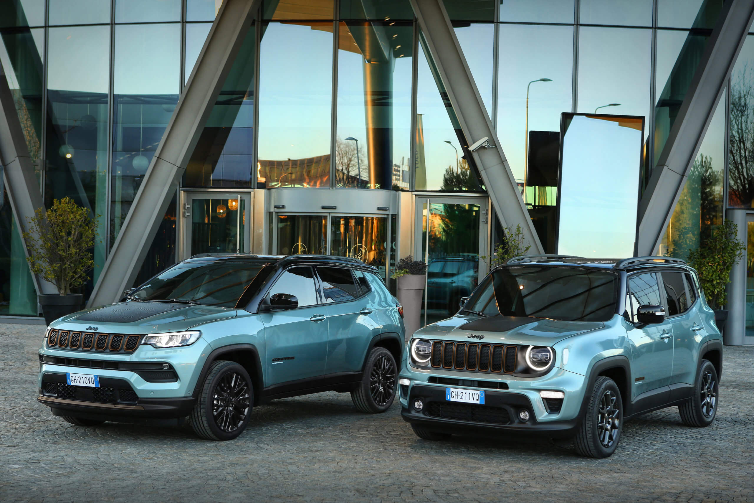 Renegade vs Compass, Jeep Renegade Wallpaper, 2560x1710 HD Desktop