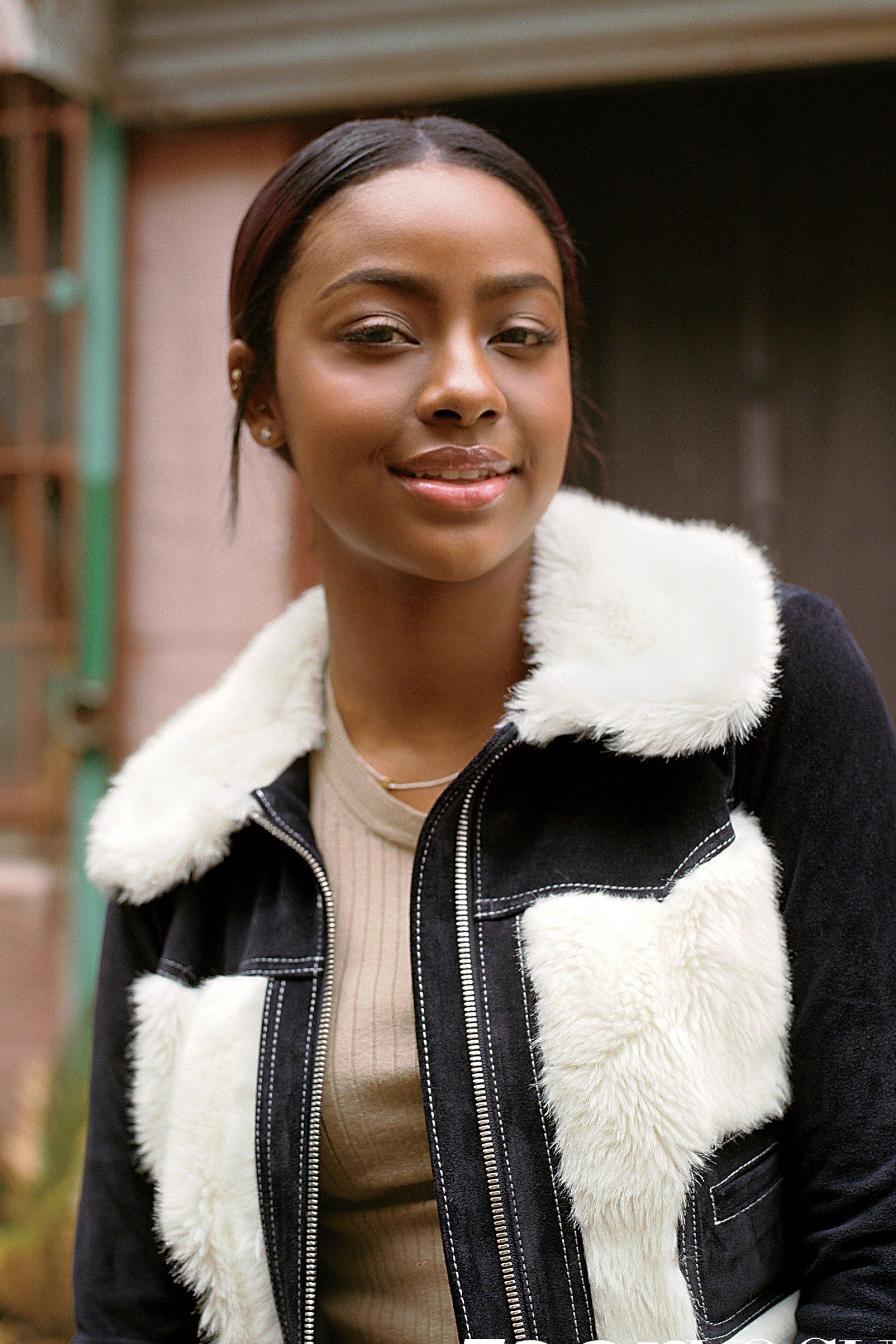 Justine Skye's image gallery, Artistic photos, Creative expression, Visual inspiration, 1890x2840 HD Phone