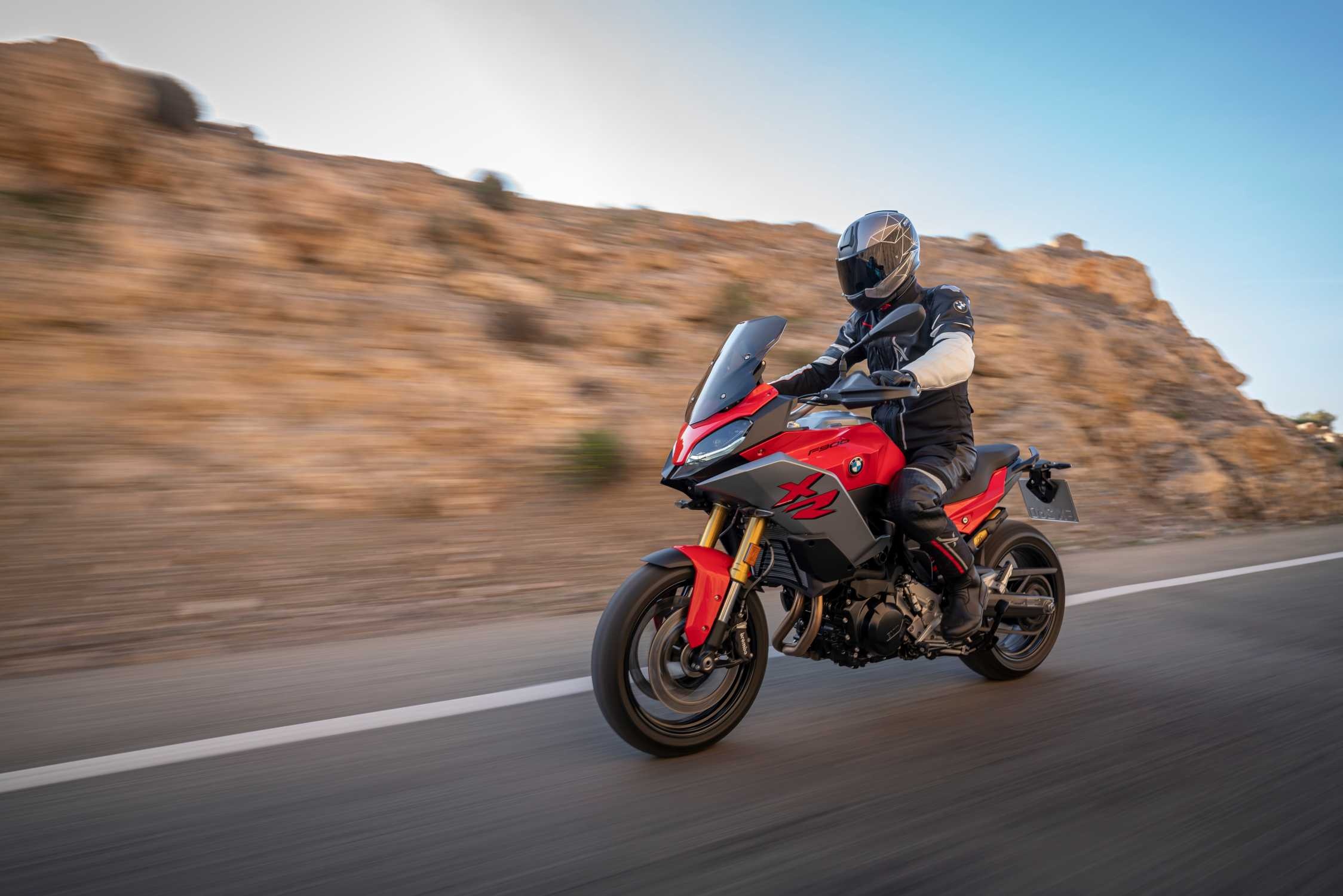 BMW F 900 XR, Versatile adventurer, Powerful performance, Dynamic design, 2250x1500 HD Desktop