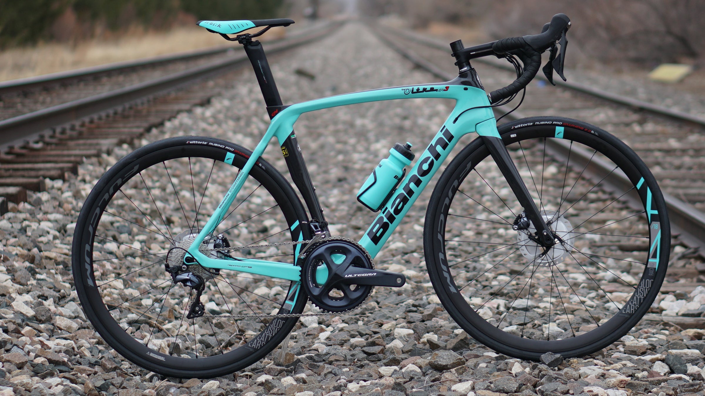 Oltre XR3 Disc Ultegra, Bianchi Wallpaper, 2400x1350 HD Desktop