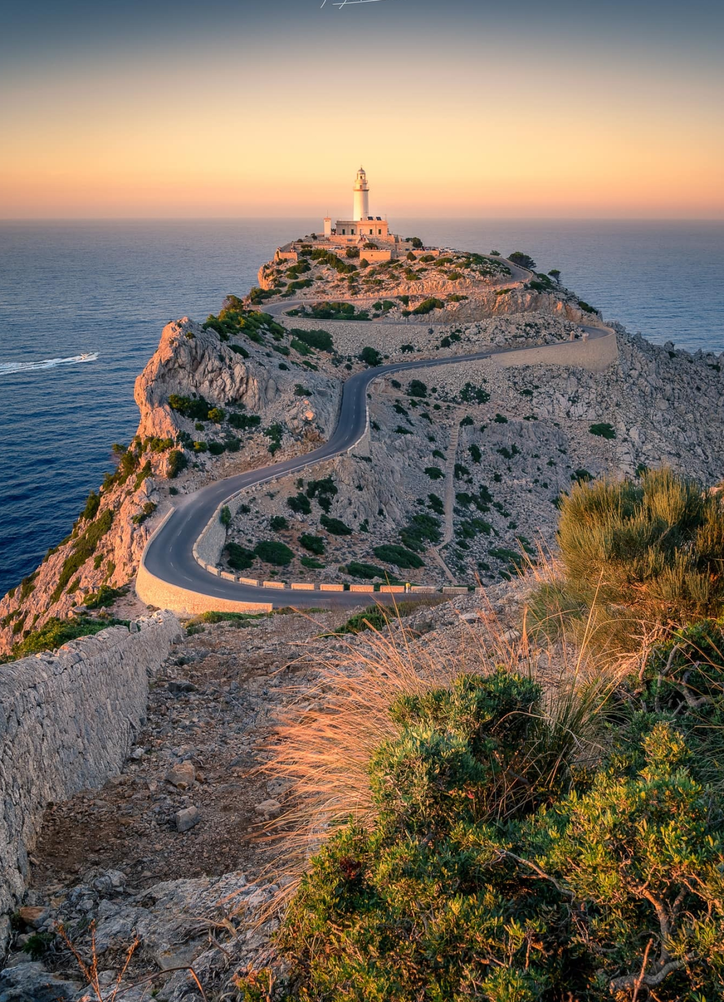 Mallorca wallpaper, Pristine beaches, Mediterranean bliss, Island getaway, 1480x2050 HD Phone