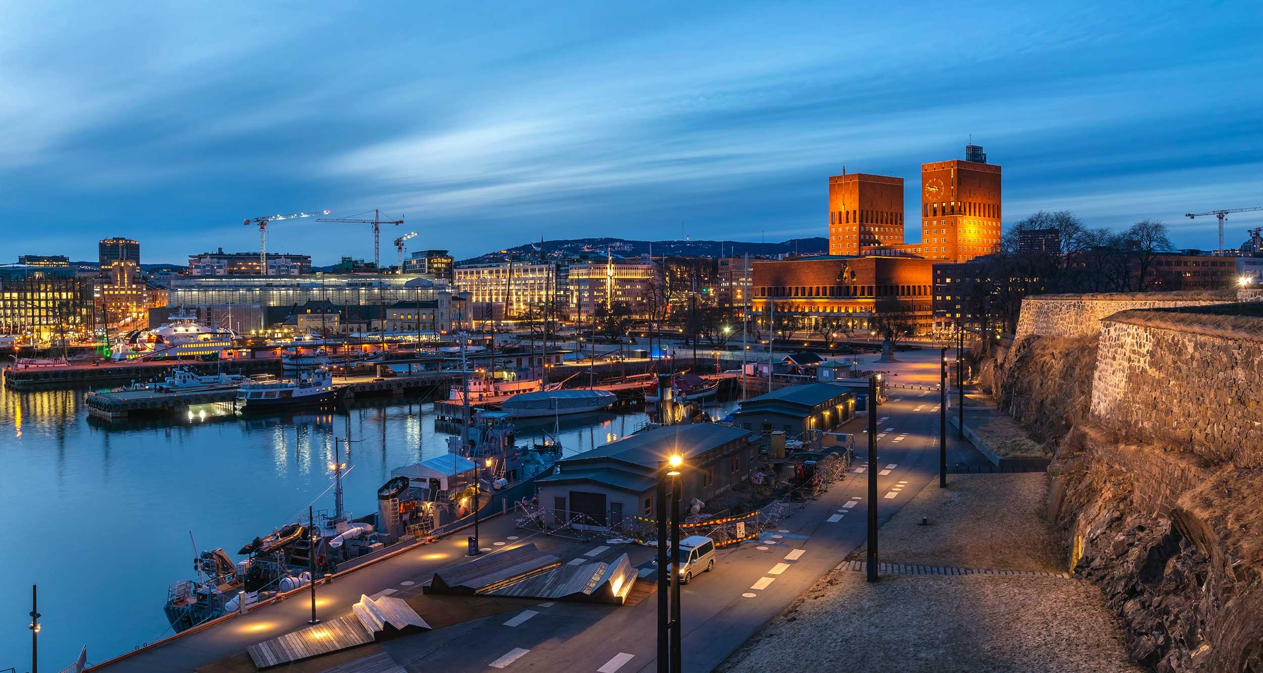 City Hall and harbor, Oslo Wallpaper, 2500x1340 HD Desktop