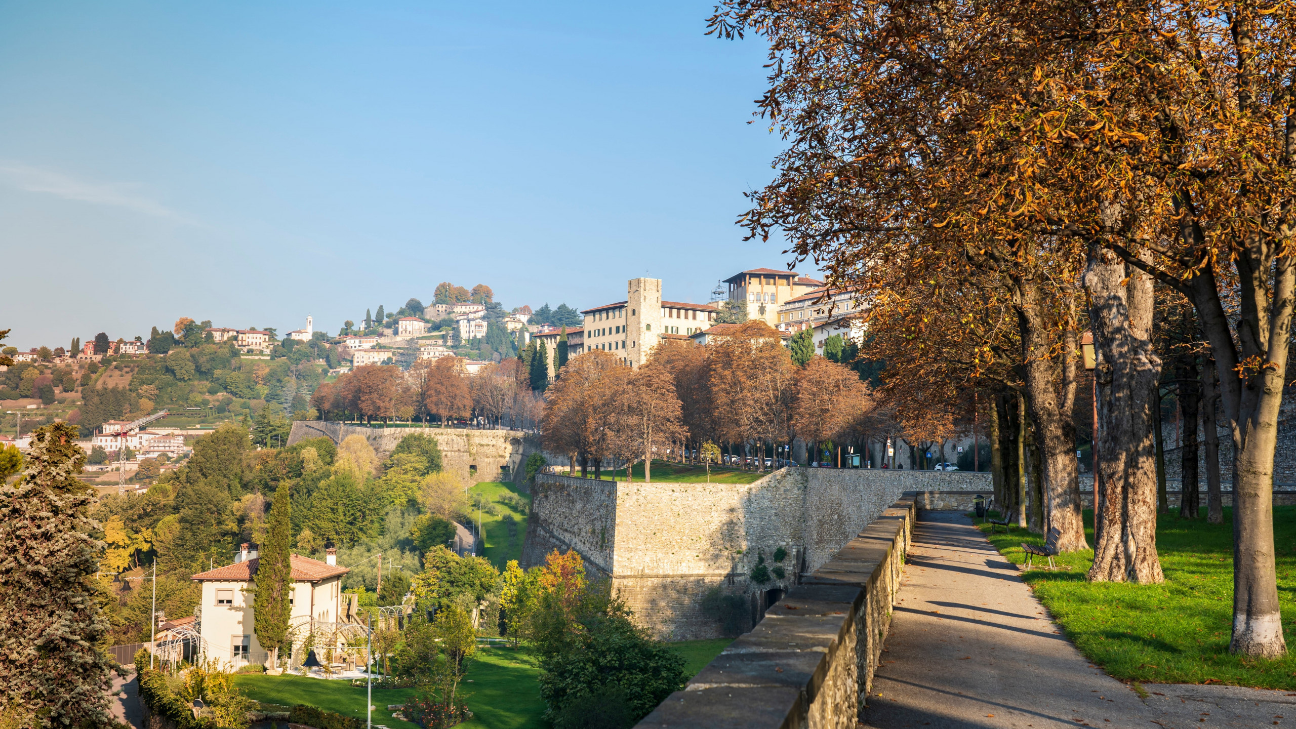 Bergamo travels, Affittimoderni Bergamo, Town apartments, Comfortable stay, 2560x1440 HD Desktop