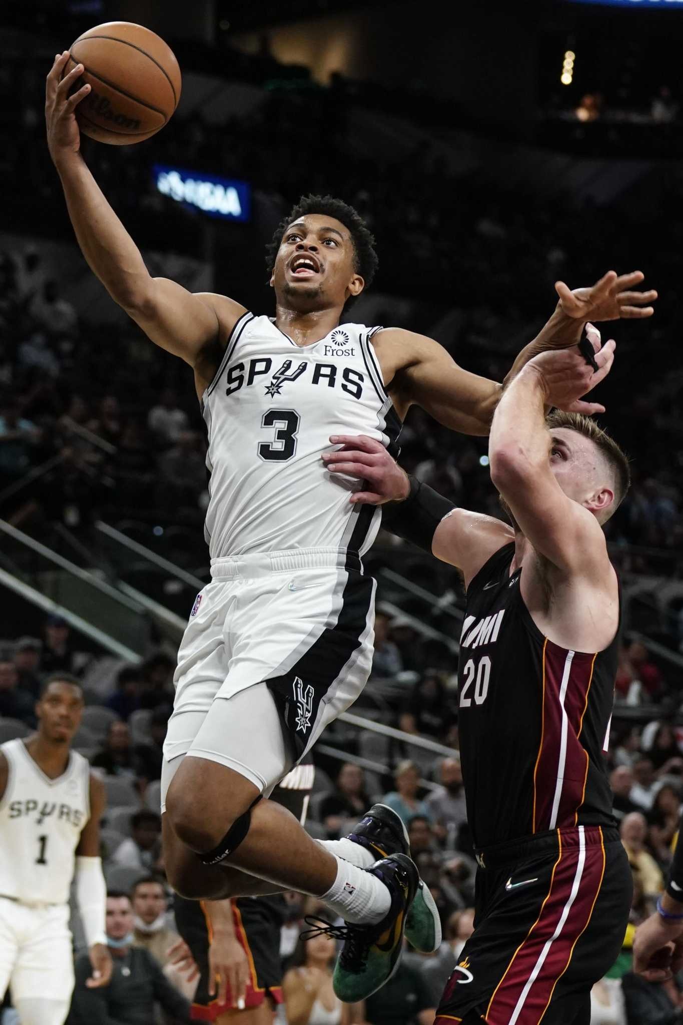 Spurs vs Heat, Keldon Johnson Wallpaper, 1370x2050 HD Phone