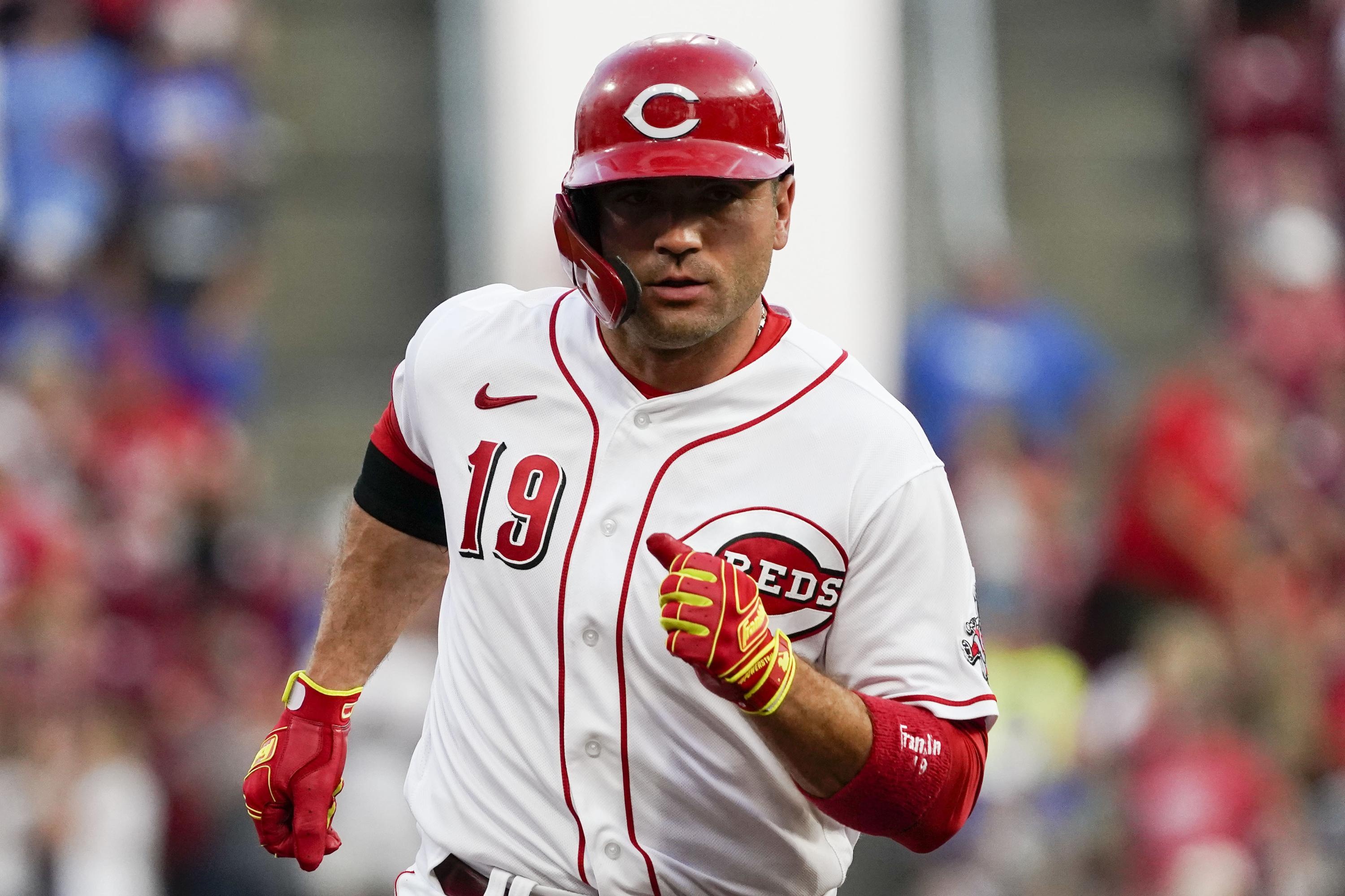 Cincinnati Reds, Sports, Surez votto homer, 7 4 AP news, 3000x2000 HD Desktop