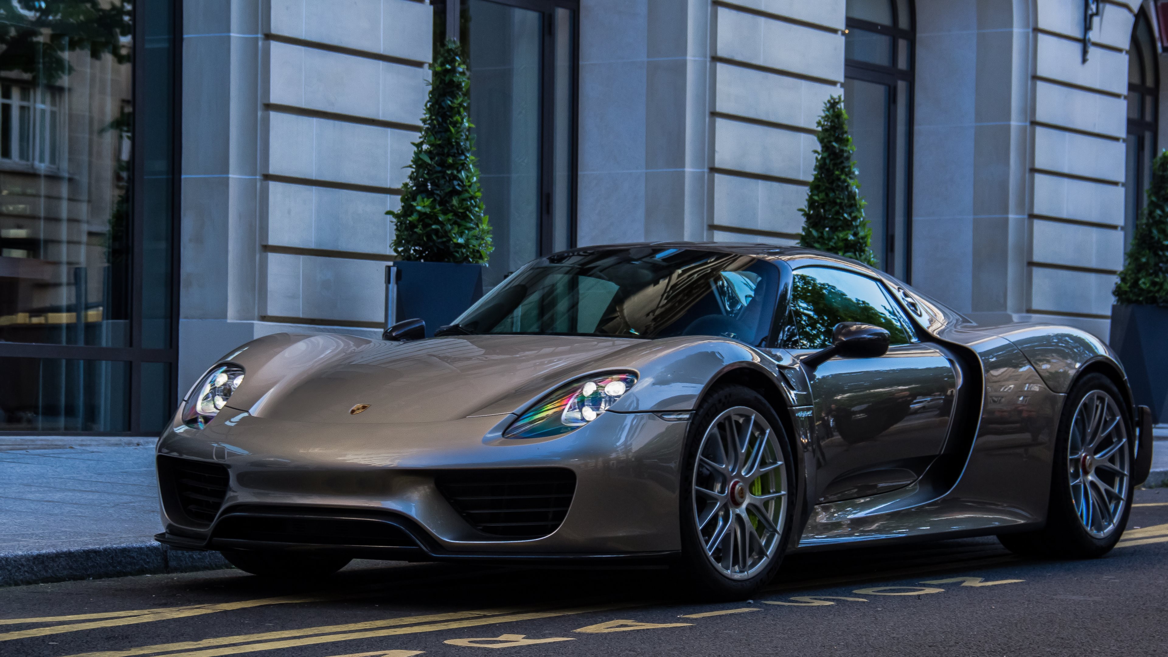 Porsche 918 Spyder, Liquid Metal Silver paint, Limestone building street, 4K Desktop wallpaper