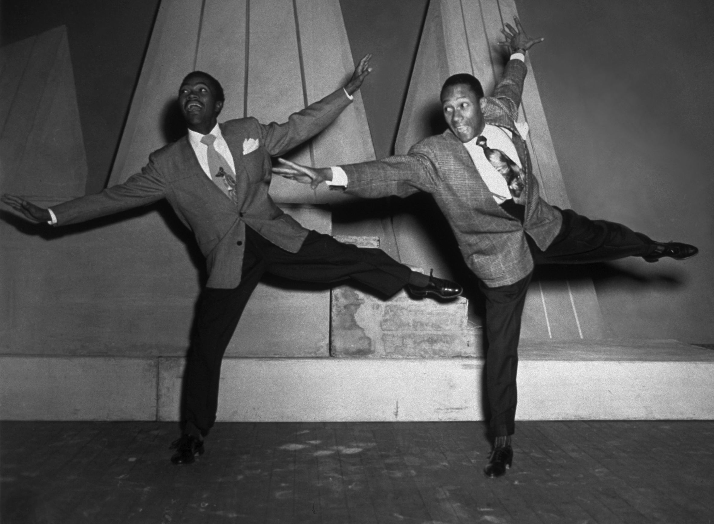 Tap dance, Shimmy dance move, Dance history, The New Republic, 2370x1740 HD Desktop