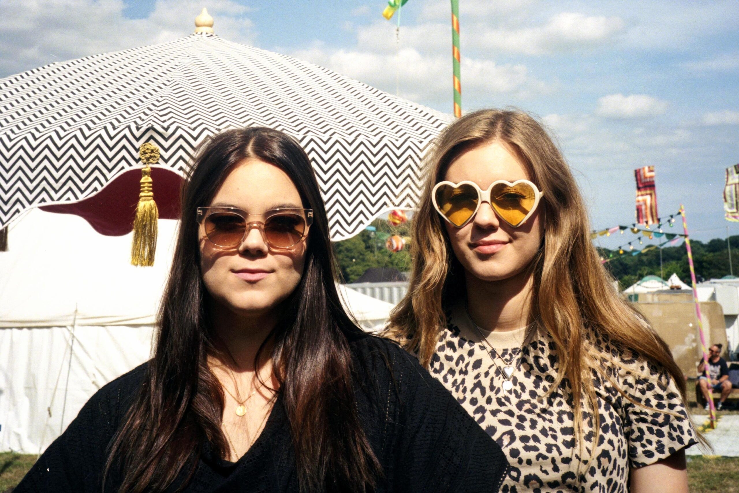 First Aid Kit Pays Tribute to Leonard Cohen's Musical Genius - The Heights 2560x1710