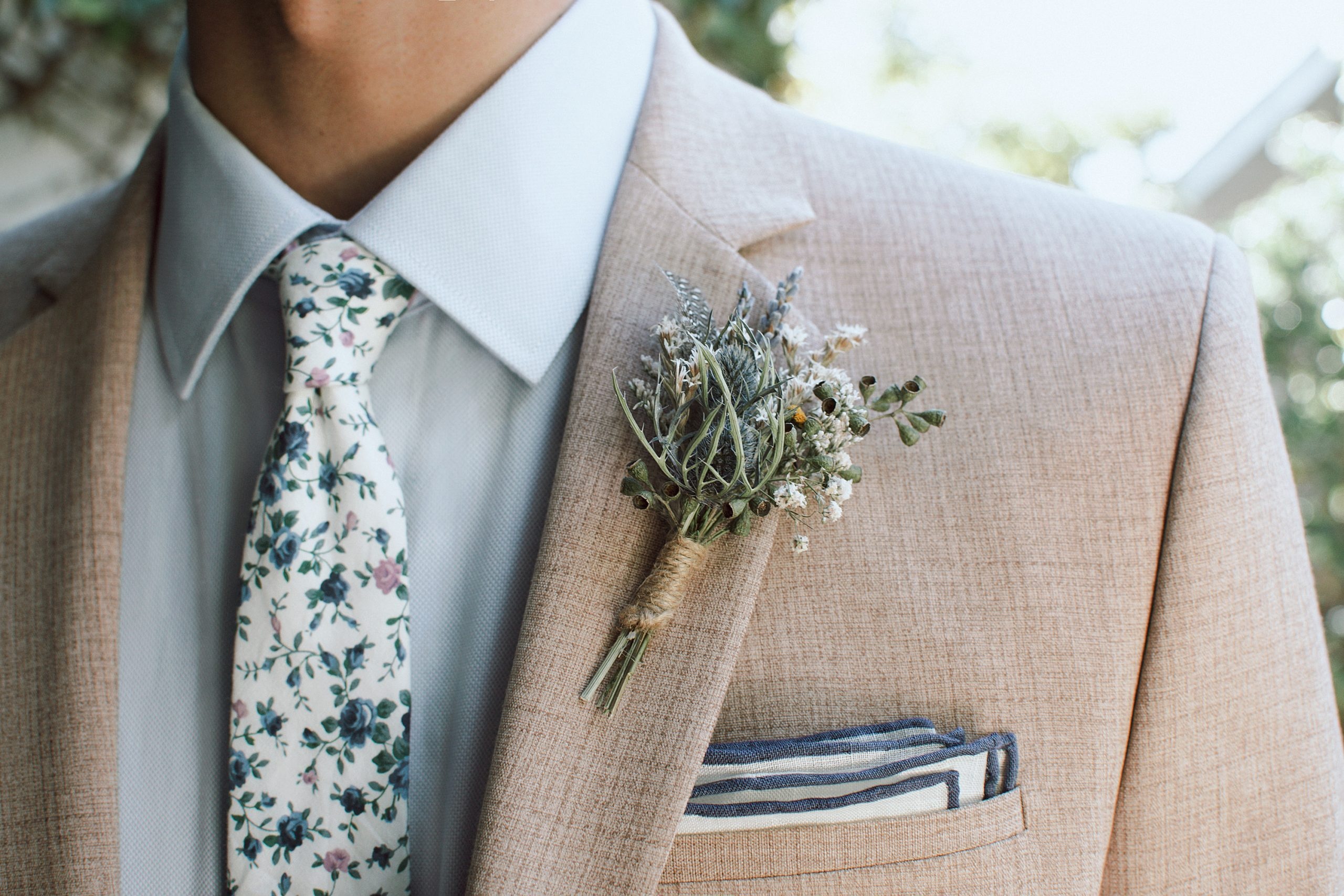 Boutonniere, Lapel Pin Wallpaper, 2560x1710 HD Desktop