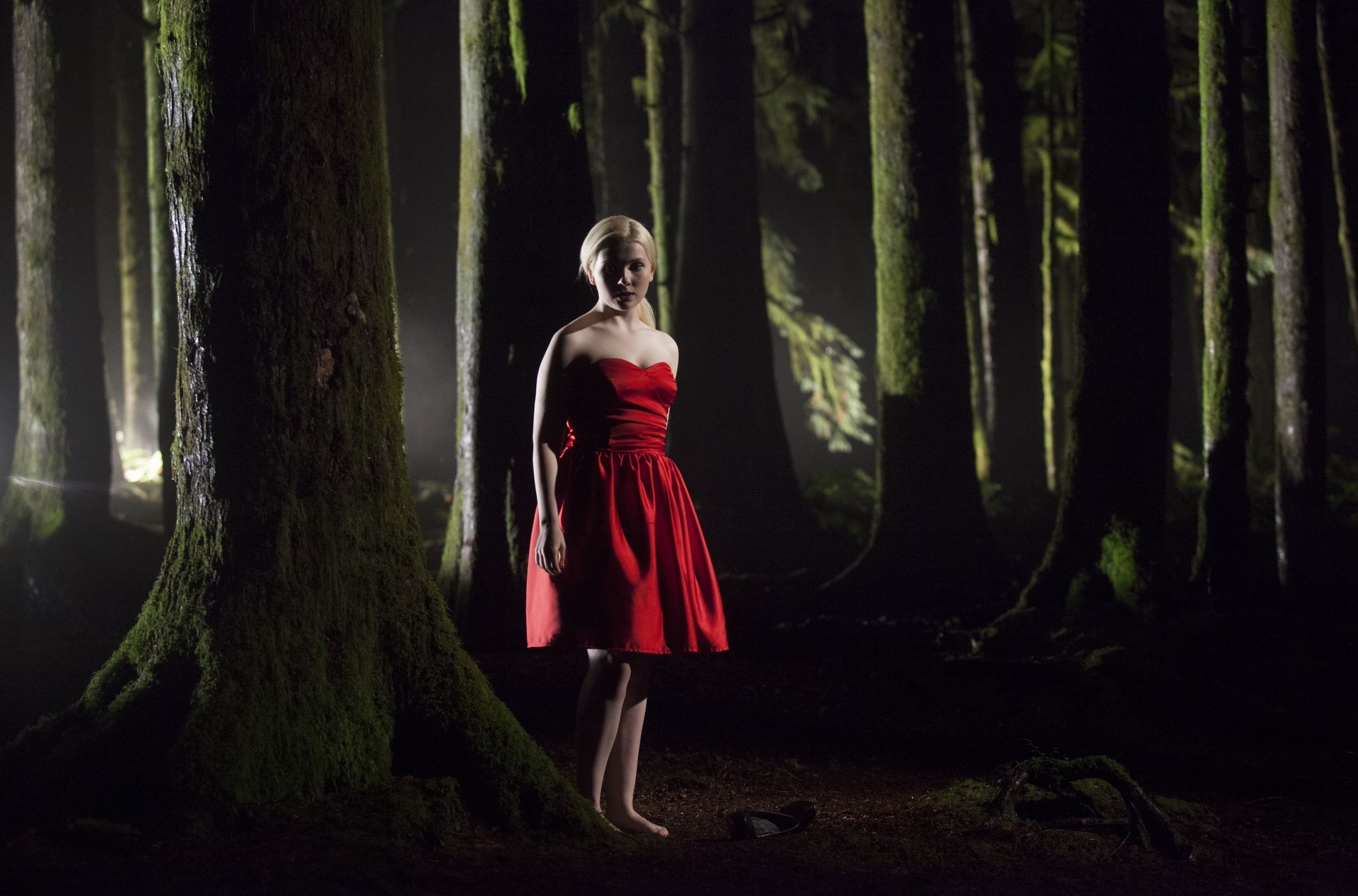 Abigail Breslin, Veronica, Final Girl, Fanpop, 1920x1270 HD Desktop