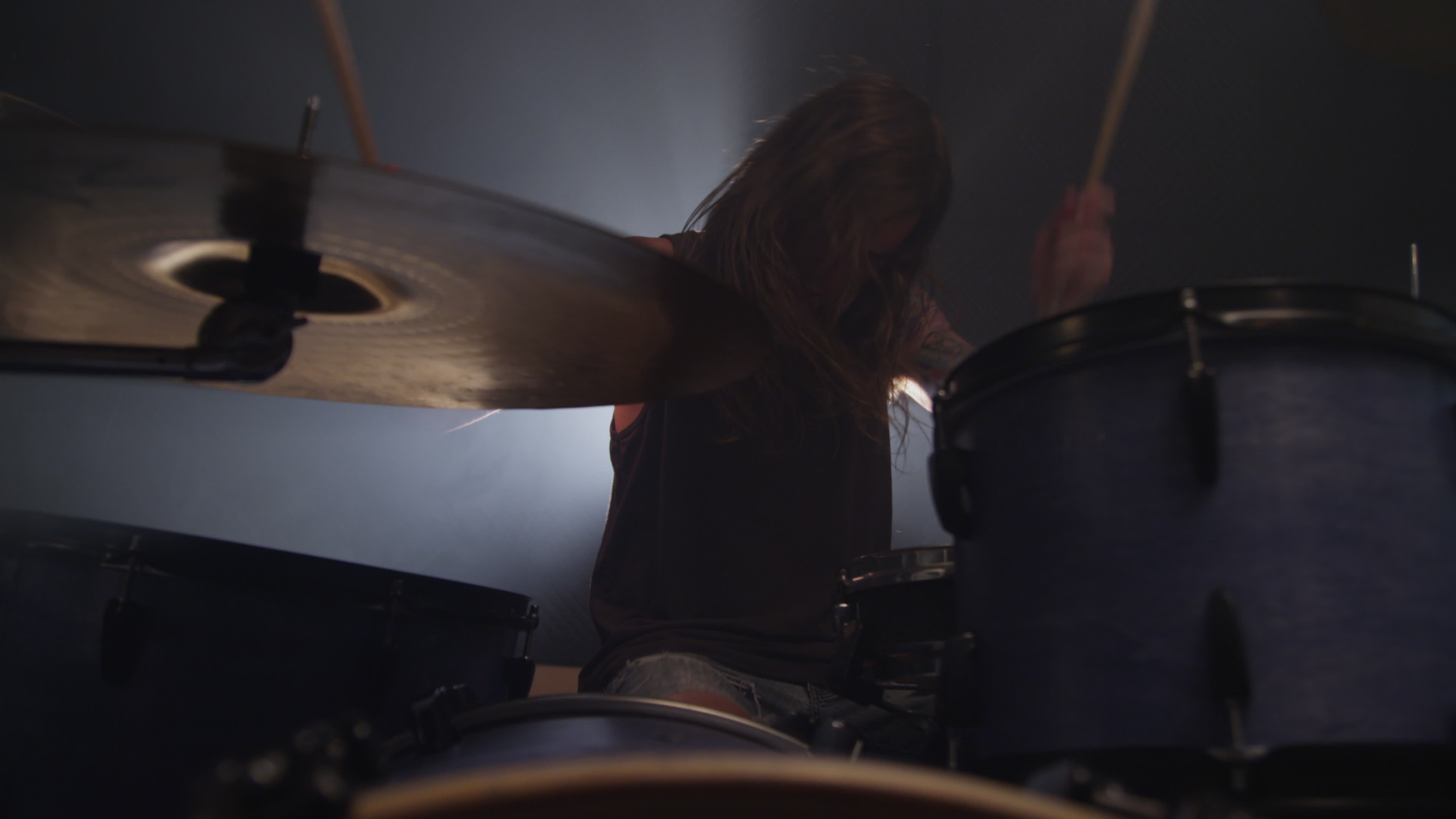 Playing drums, Heavy metal rock, Slow motion, Live performance, 3840x2160 4K Desktop