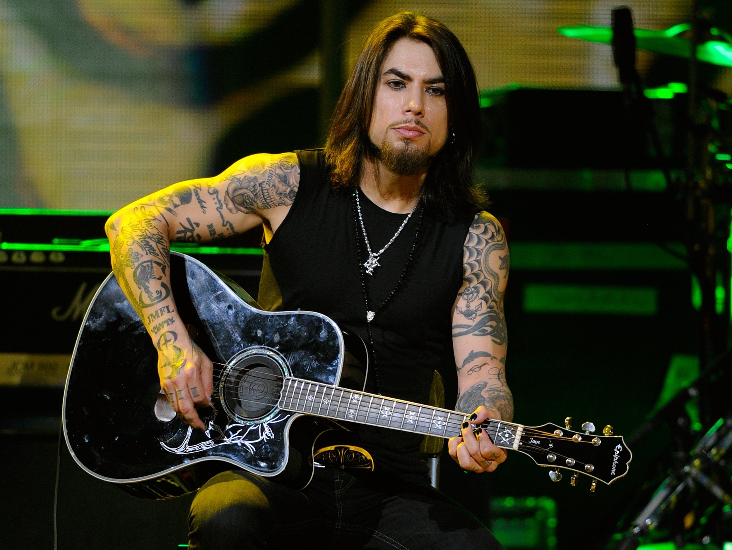 Dave Navarro, TV and rock star, Speaker at luncheon, Yakima YWCA, 2500x1880 HD Desktop