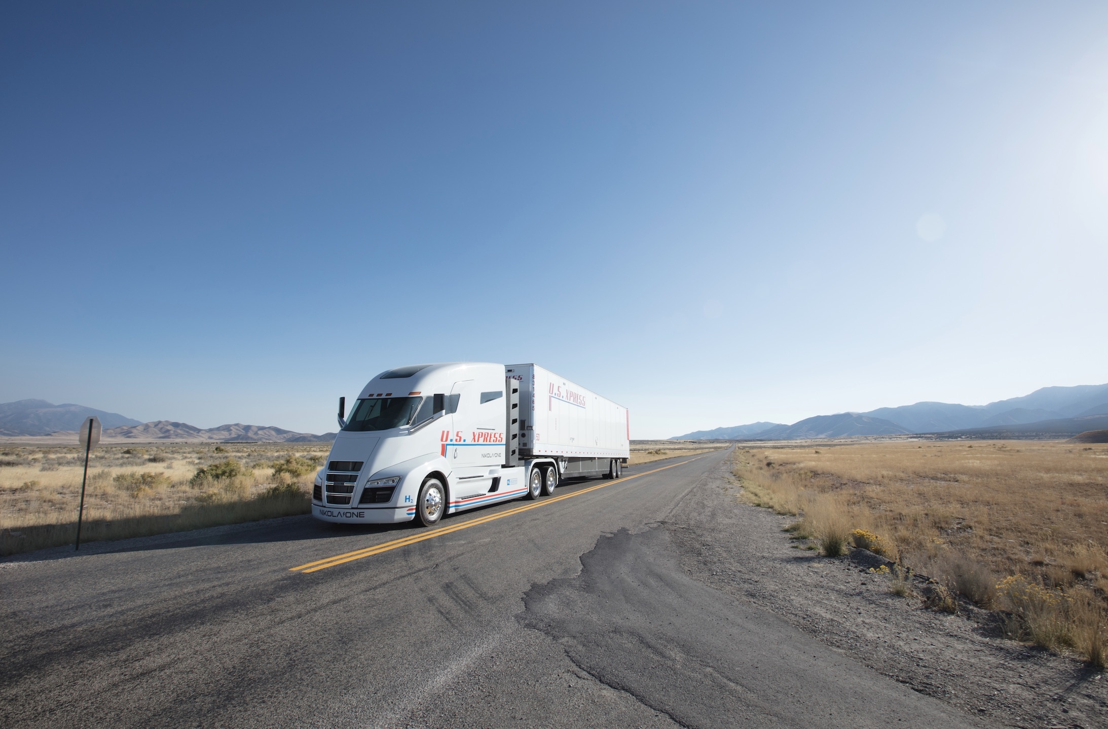 Two Semitruck, Nikola Motor Wallpaper, 2190x1440 HD Desktop