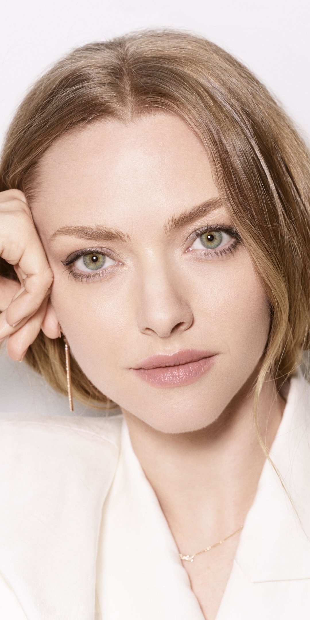 Amanda Seyfried movies, Celebrity, Actress, 1080x2160 HD Phone