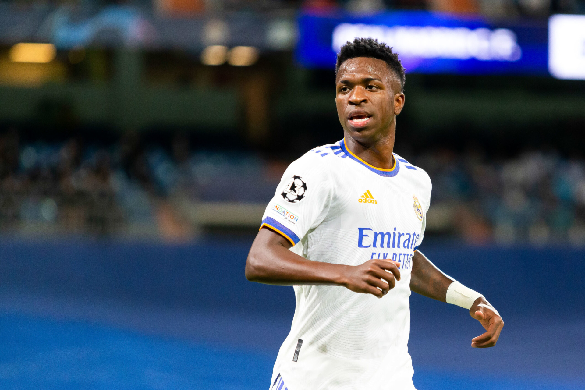 Vinicius Junior, Real Madrid home kit, UEFA Champions League match, HD Desktop wallpaper