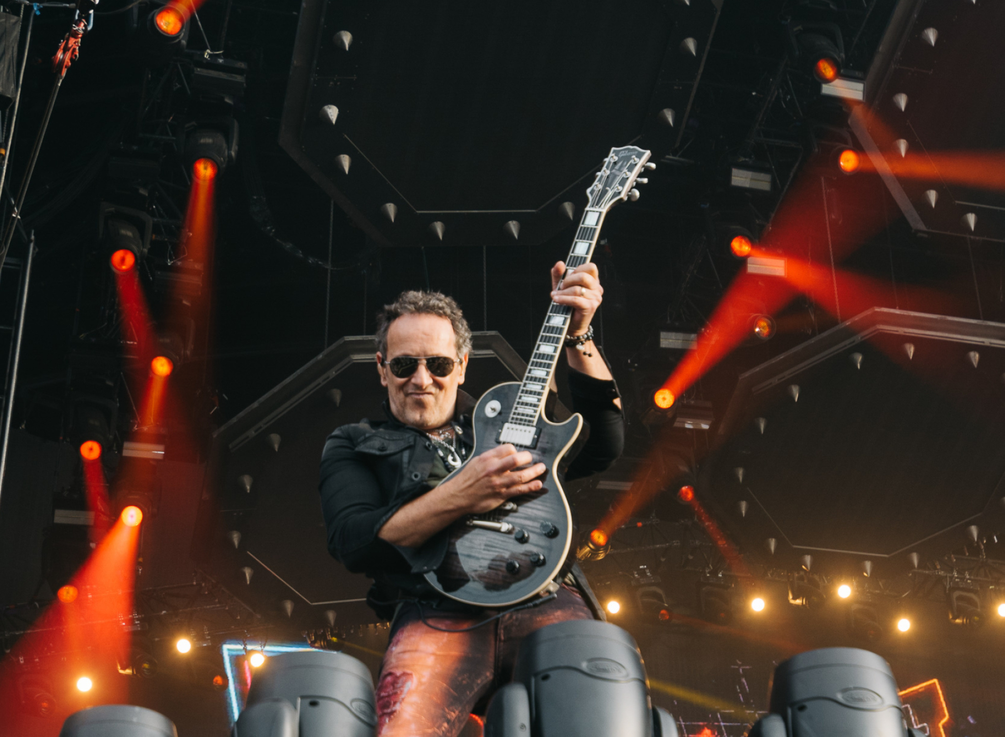 Vivian Campbell, Critique of young bands, Def Leppard member, 2050x1510 HD Desktop