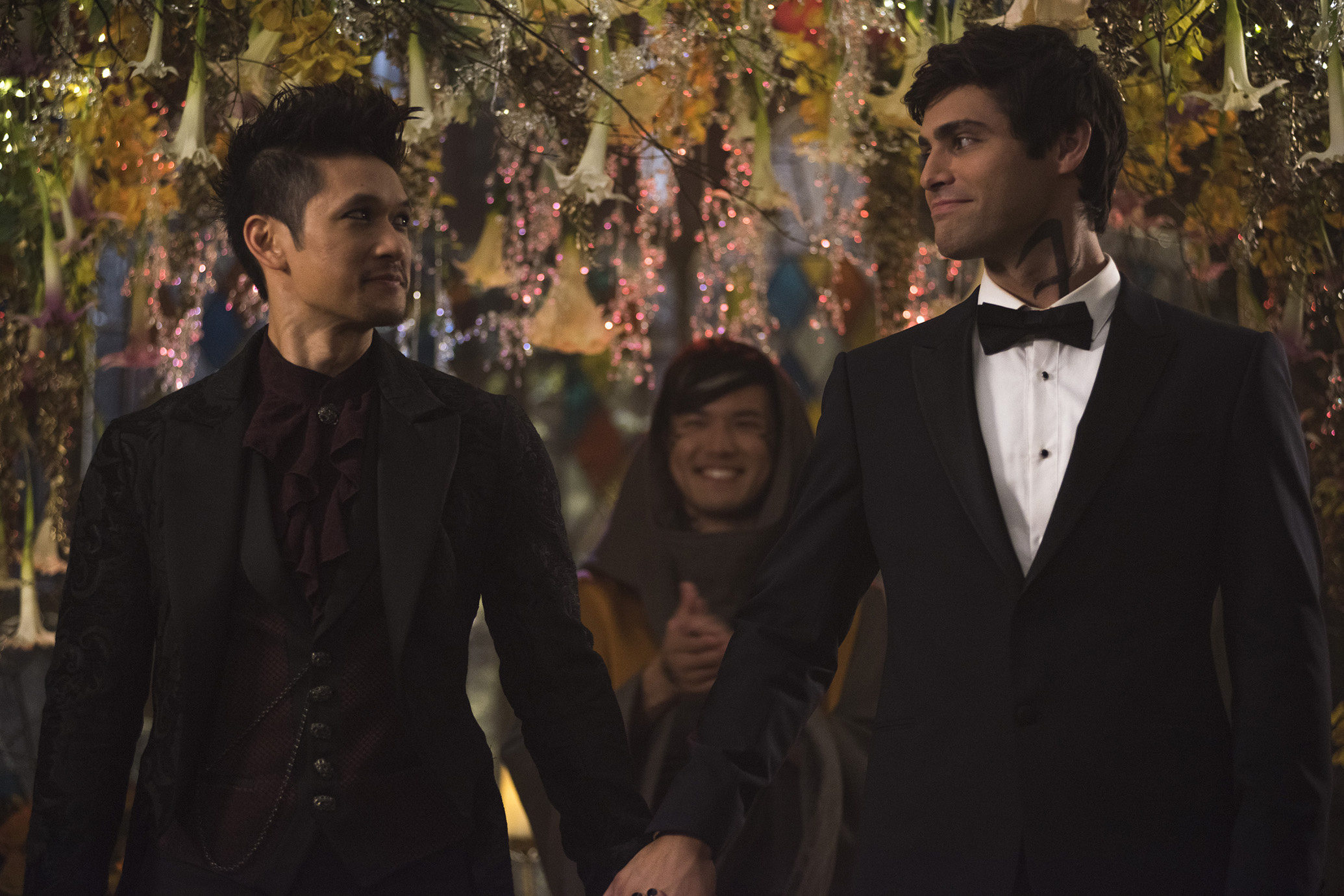 Harry Shum Jr. movies, Matthew Daddario, Malec wedding, Series finale, 2070x1380 HD Desktop