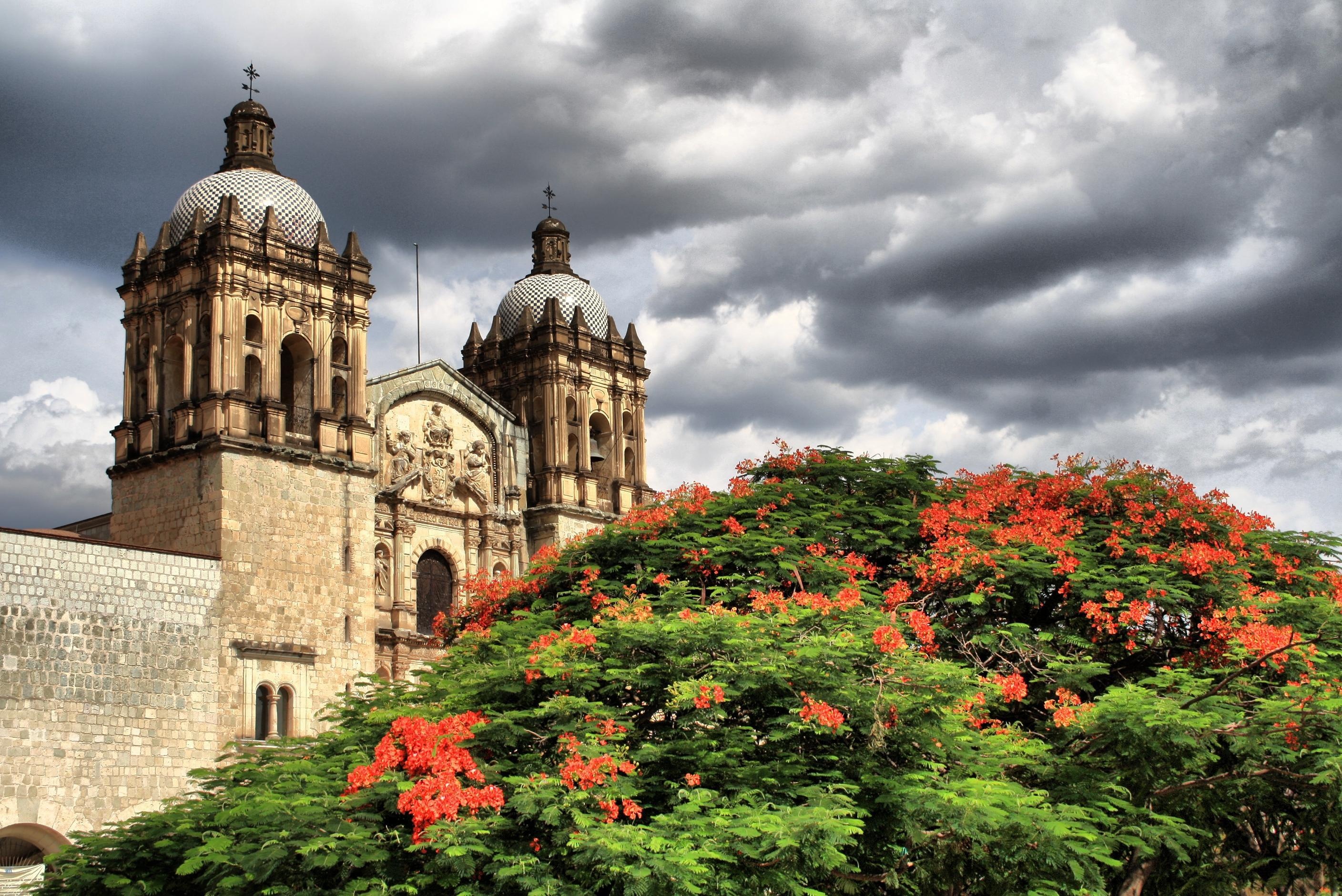 Santo Domingo, Cultural melting pot, Vibrant cityscape, Caribbean charm, 2820x1880 HD Desktop