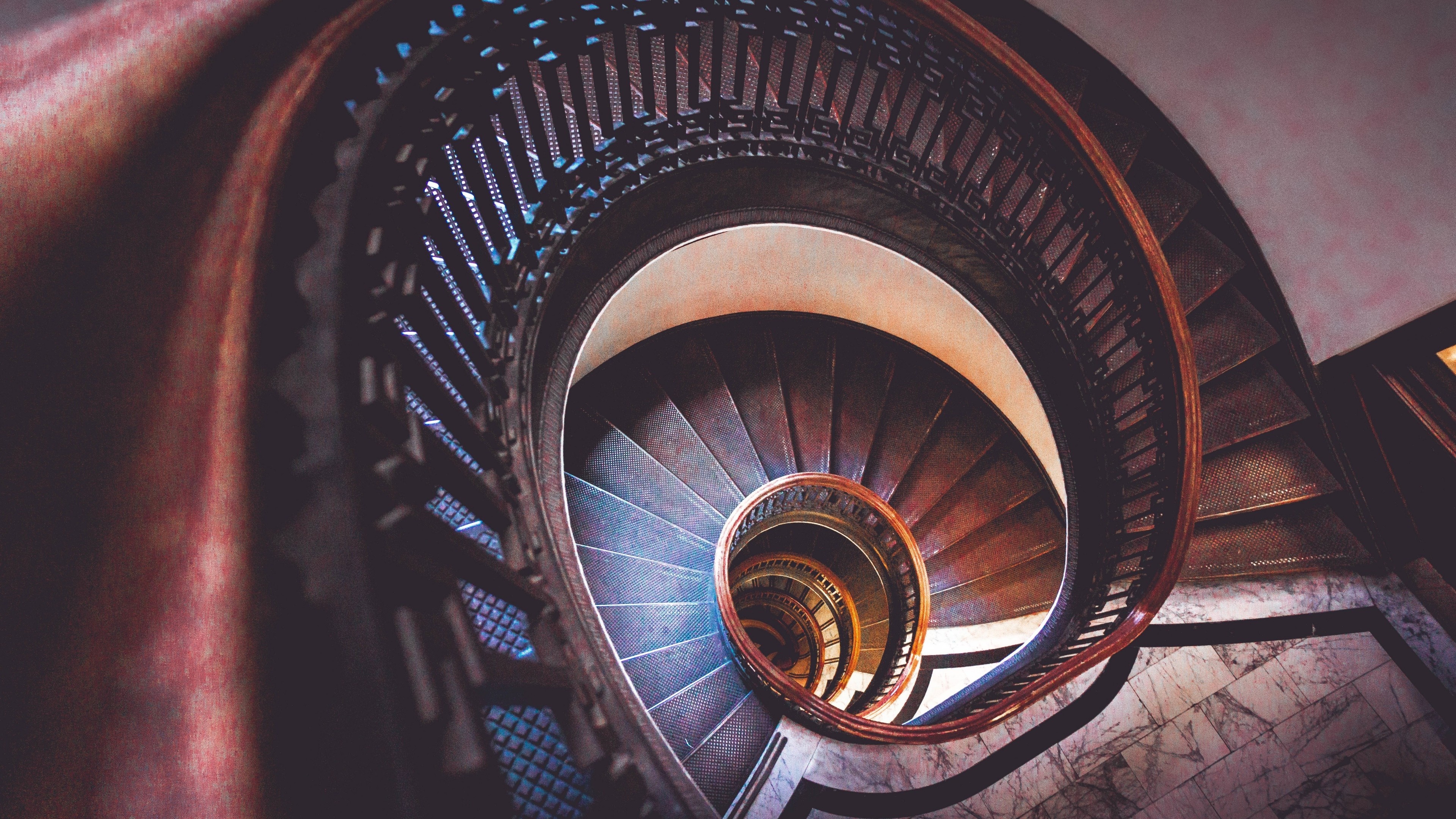 Space photography, Spiral wood symmetry staircase, 3840x2160 4K Desktop