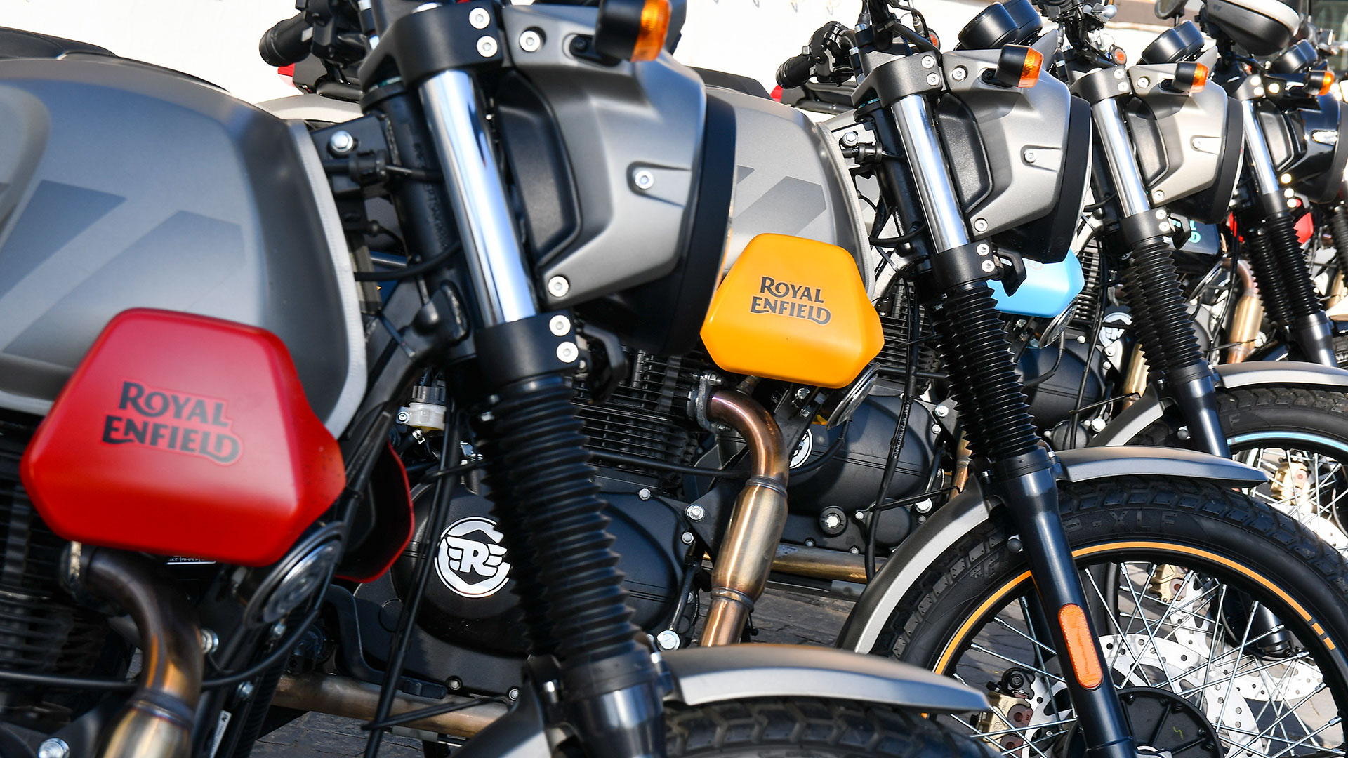 Royal Enfield Scram 411, ROYAL ENFIELD text, motorcycle lineup, Full HD Desktop wallpaper
