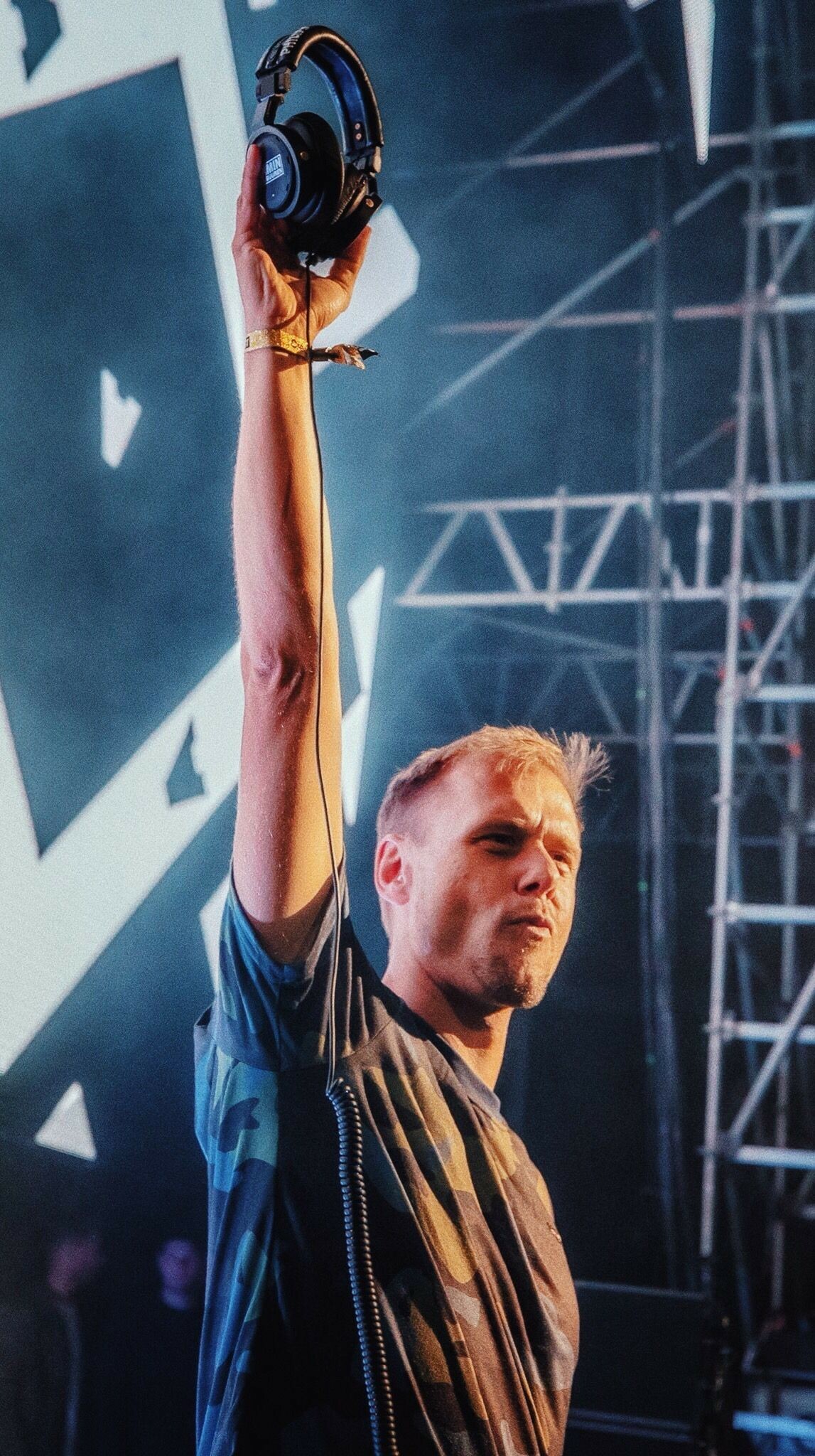 Armin Van Buuren, Ethereal wallpapers, Lion-inspired design, 1150x2050 HD Phone