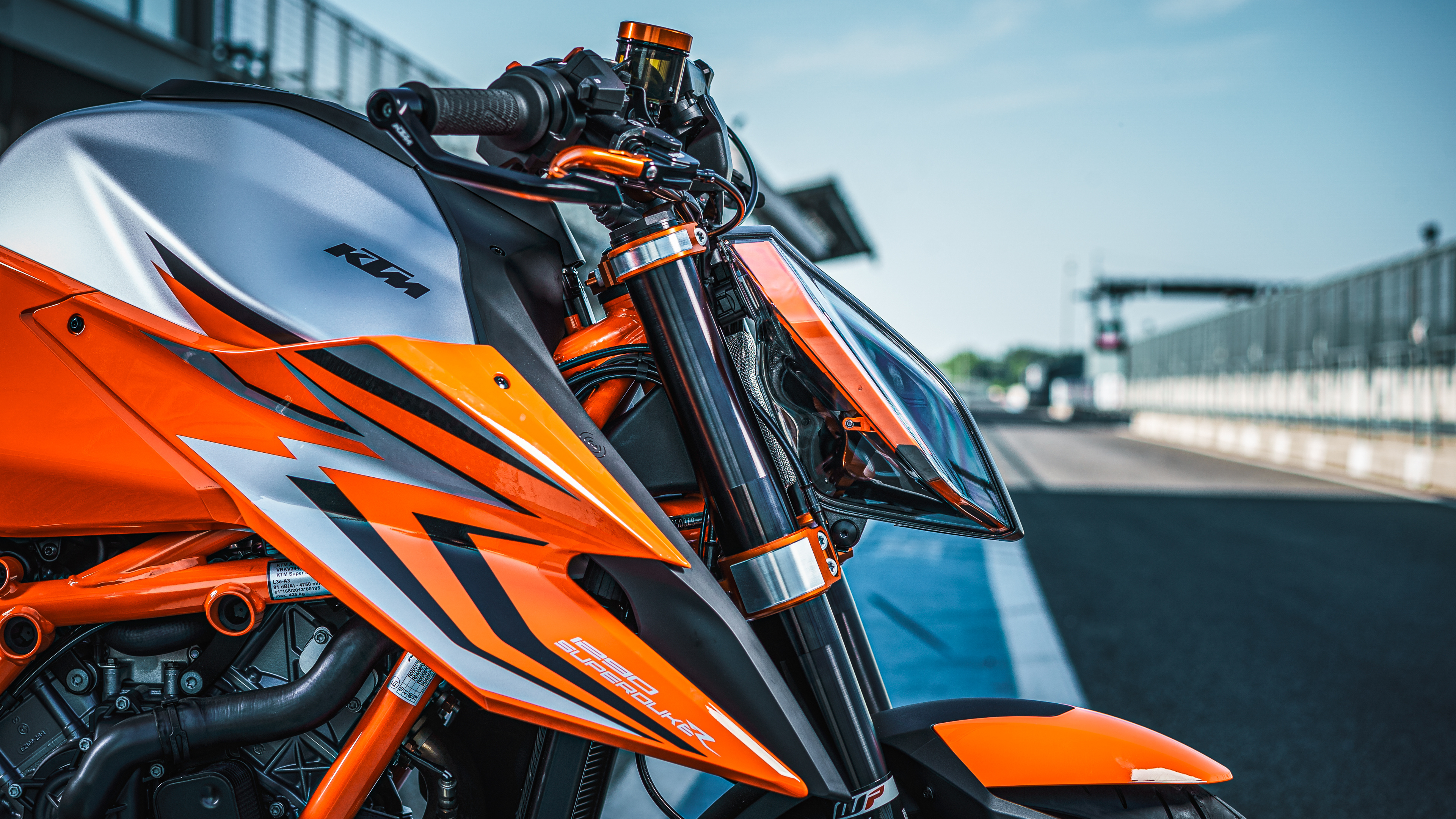 KTM 1290 Super Duke, Semi-active chassis, EVO model, Advanced technology, 3840x2160 4K Desktop