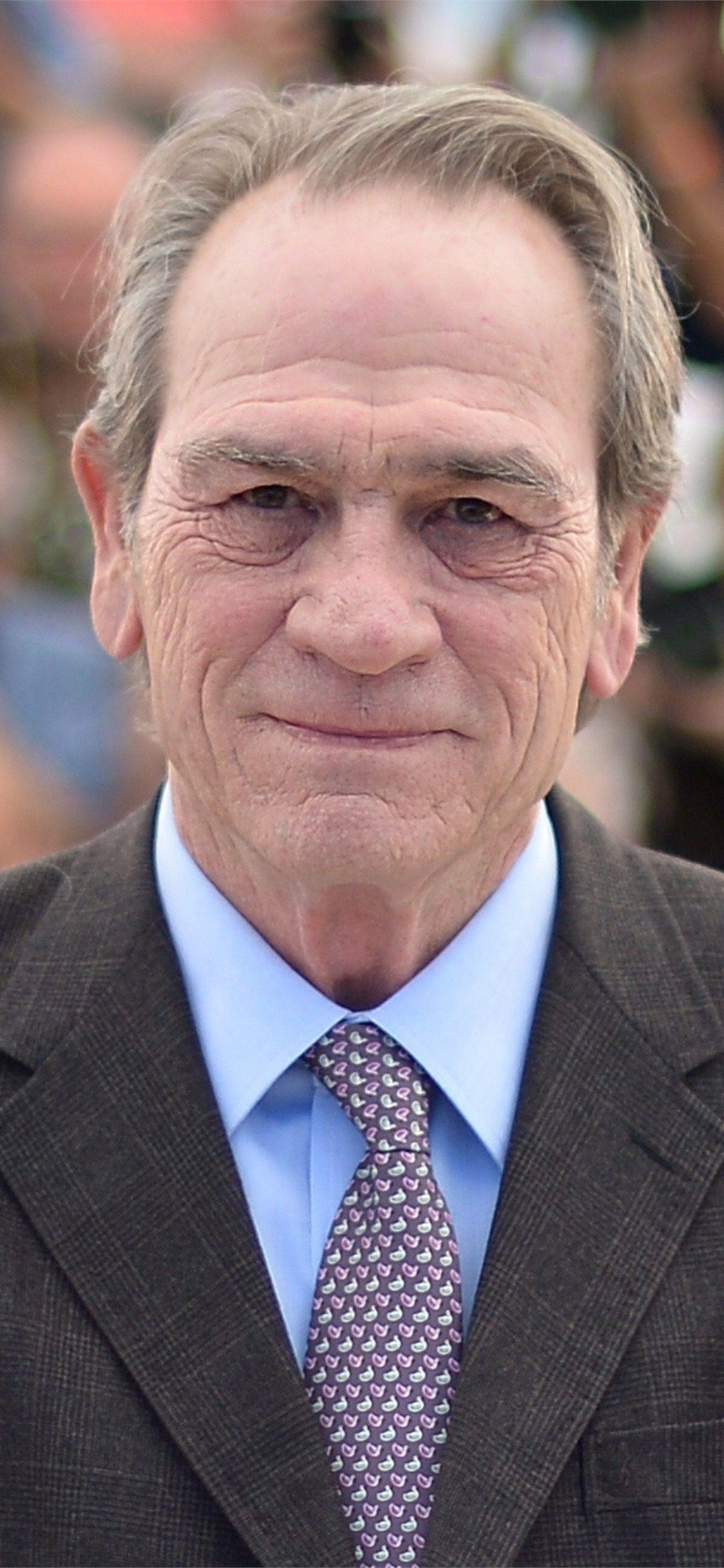 Tommy Lee Jones, Versatile actor, Intense performances, Filmography highlights, 1130x2440 HD Phone