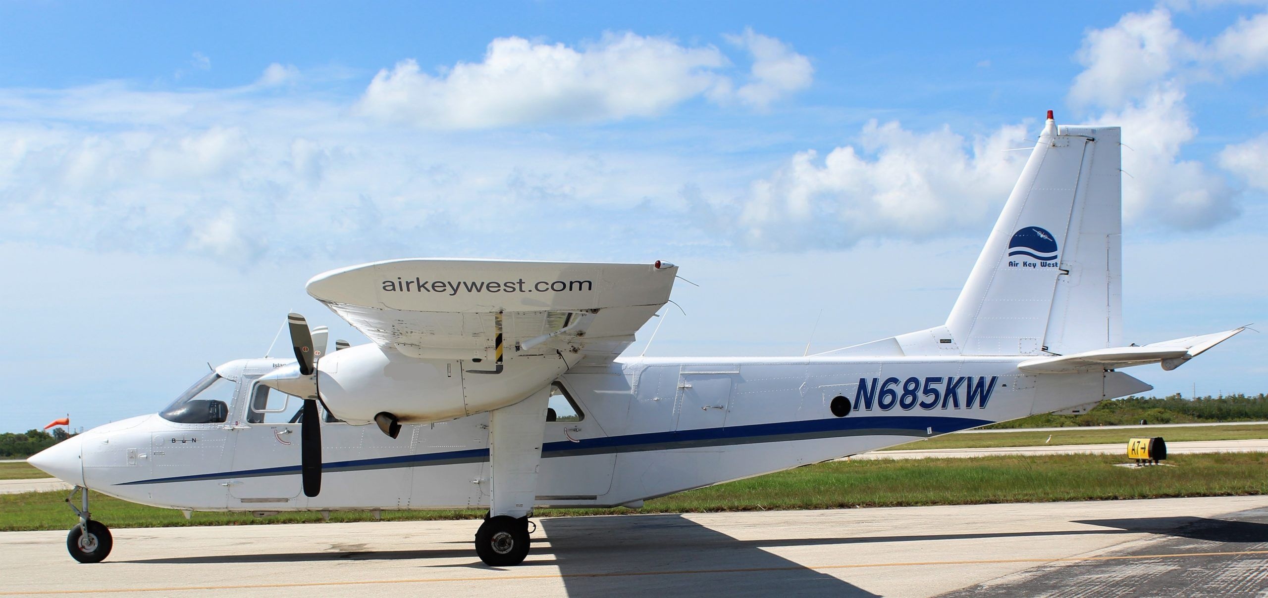 BN-2 Islander, Heater flightsimto, 2560x1210 Dual Screen Desktop