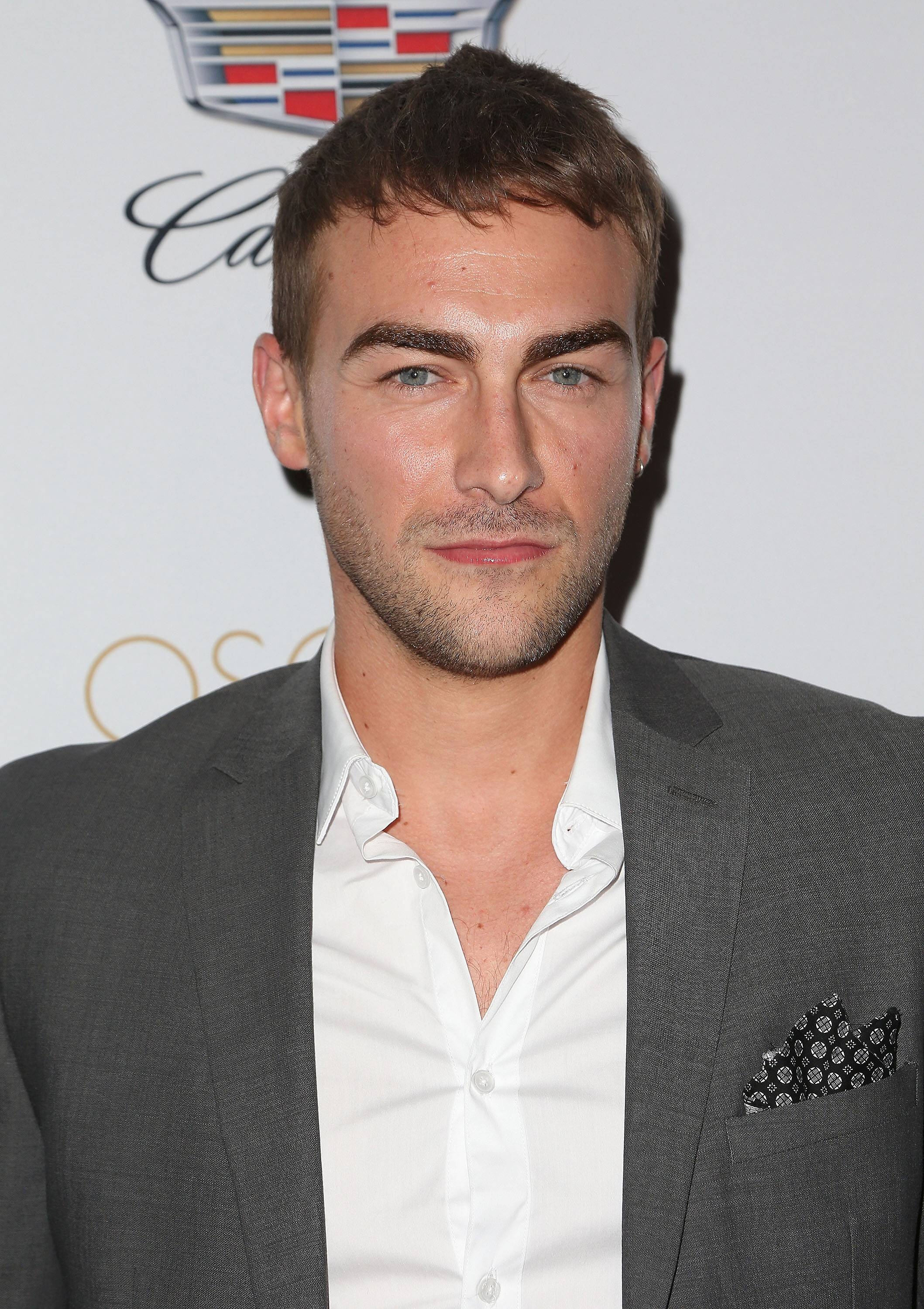 Tom Austen, Helstrom serie, Stream, Streaming provider, 2120x3000 HD Phone