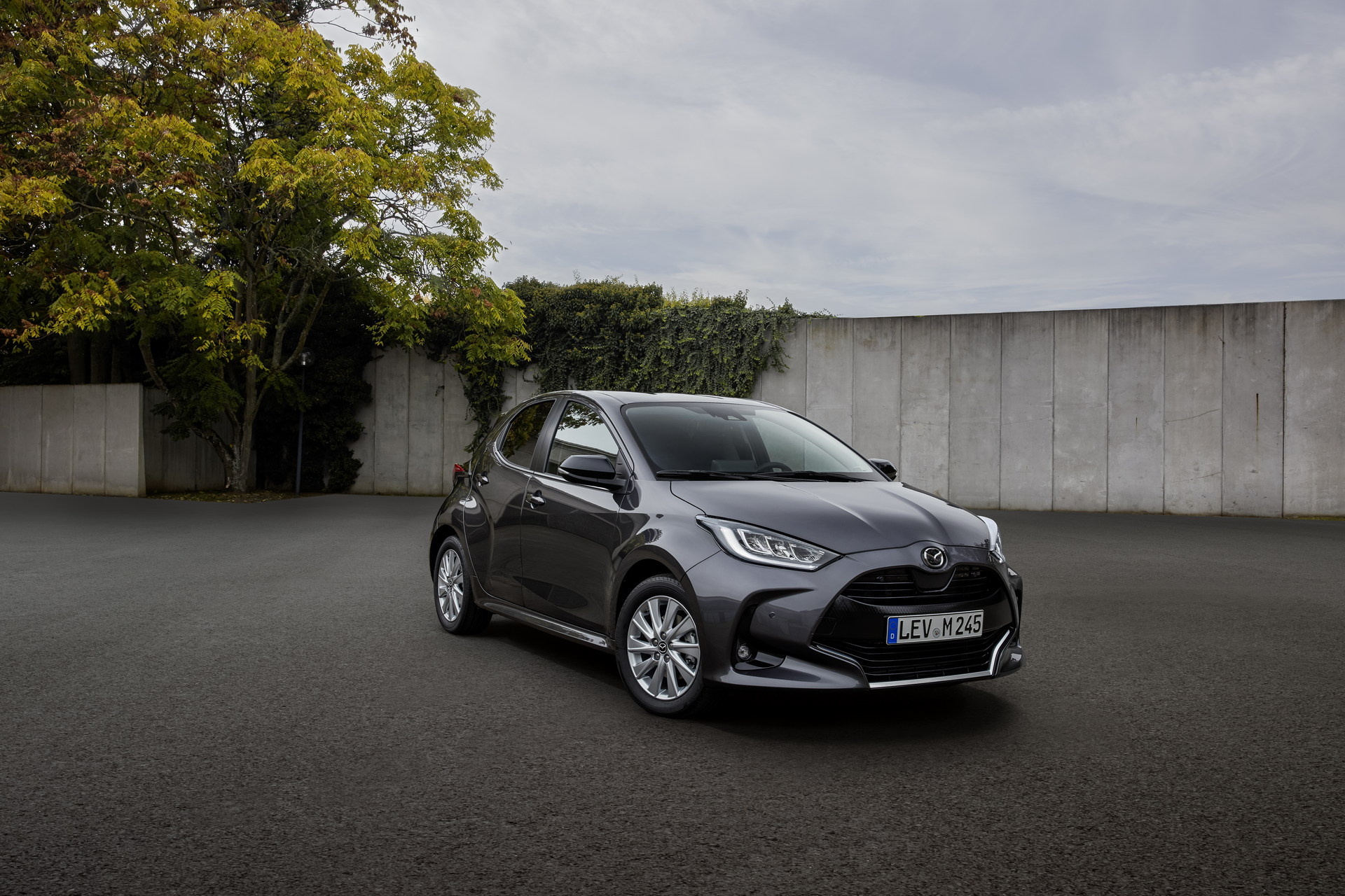 Hybrid Based on Yaris, Mazda 2 Wallpaper, 1920x1280 HD Desktop