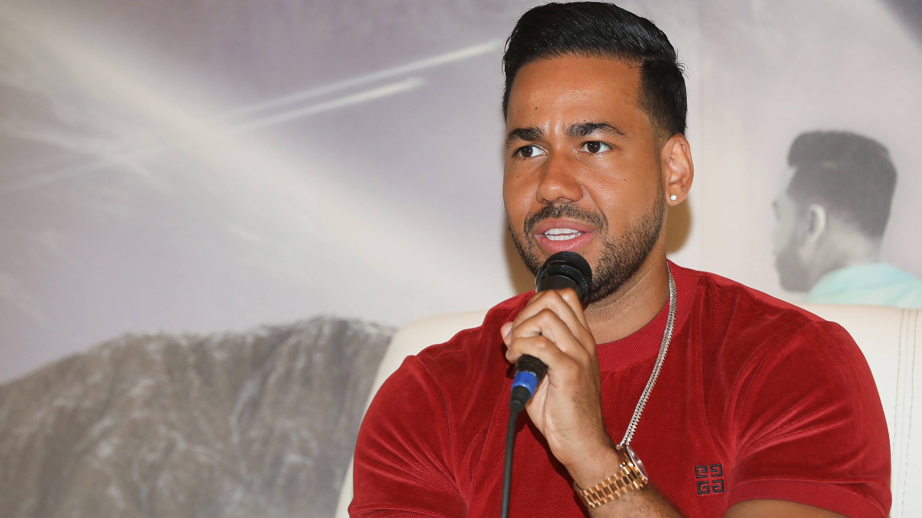 Romeo Santos, Exniera del hijo, Demand lawsuit, Telemundo Miami, 3000x1690 HD Desktop